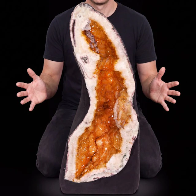 Vivid Citrine - Cathedral Geode - 65x25x24 cm- 41 kg