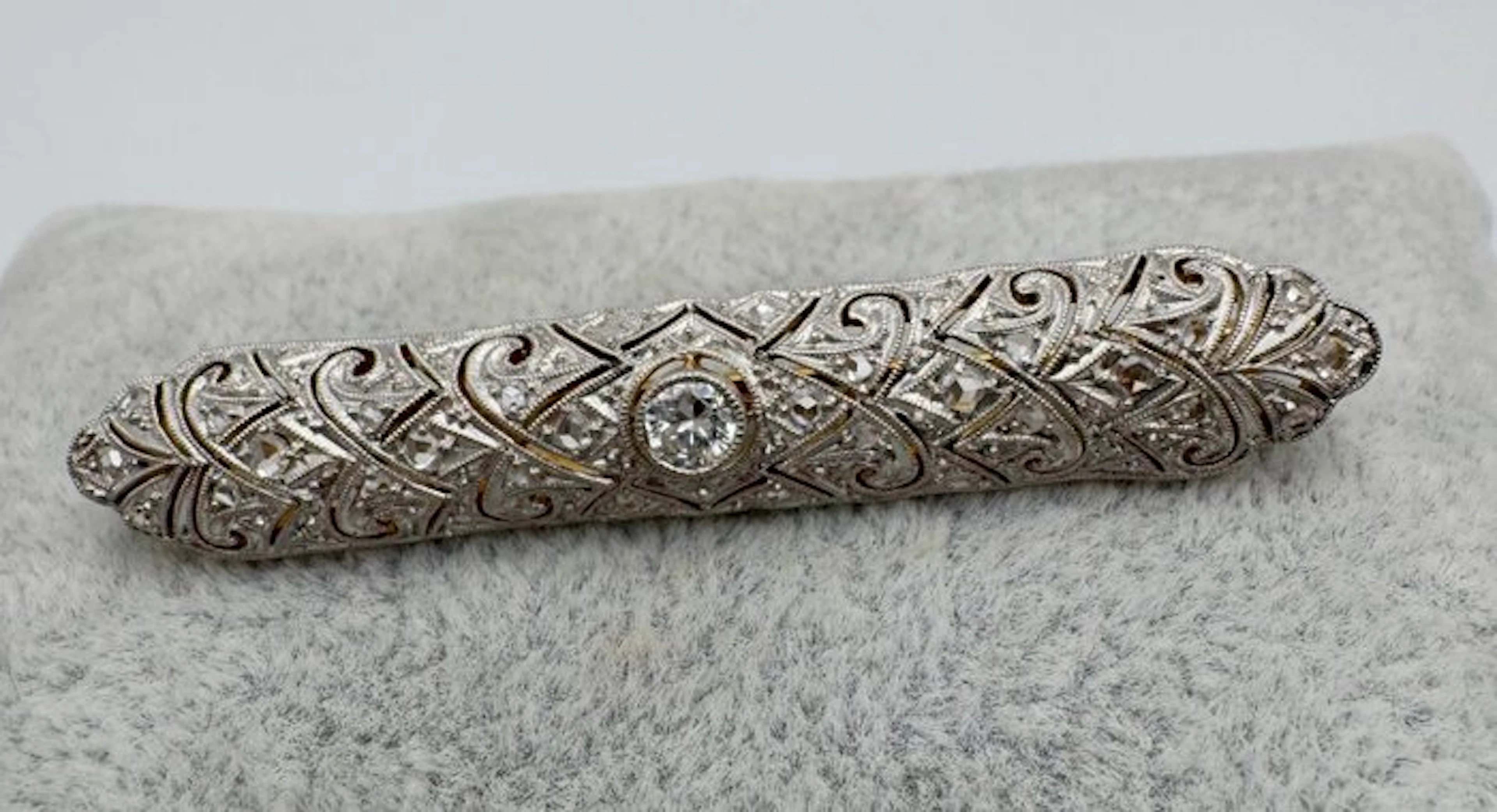 Brooch - 14 kt