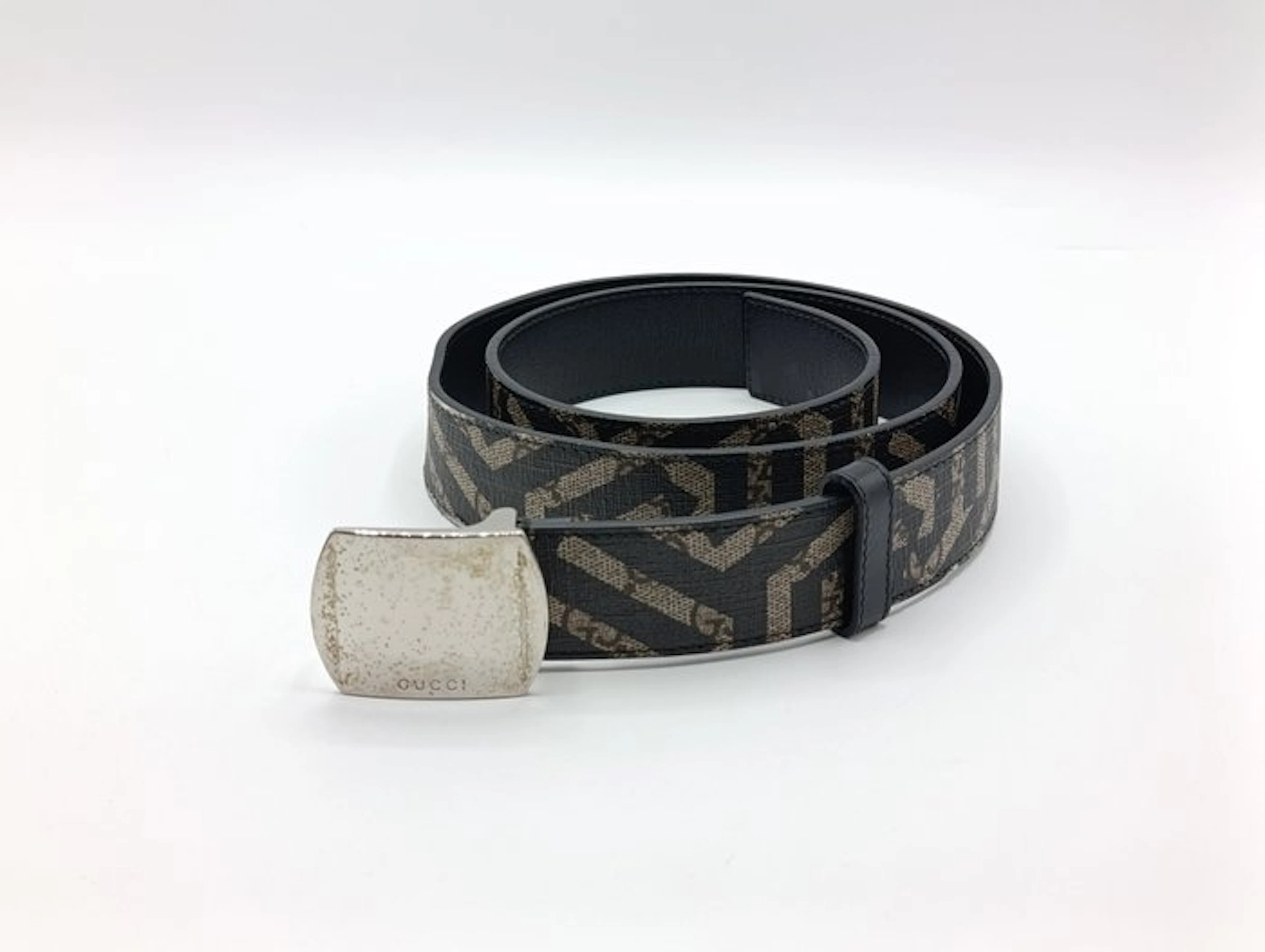 Gucci - 424674 . KVW1N . 100 . 40 . 480199 - Belt