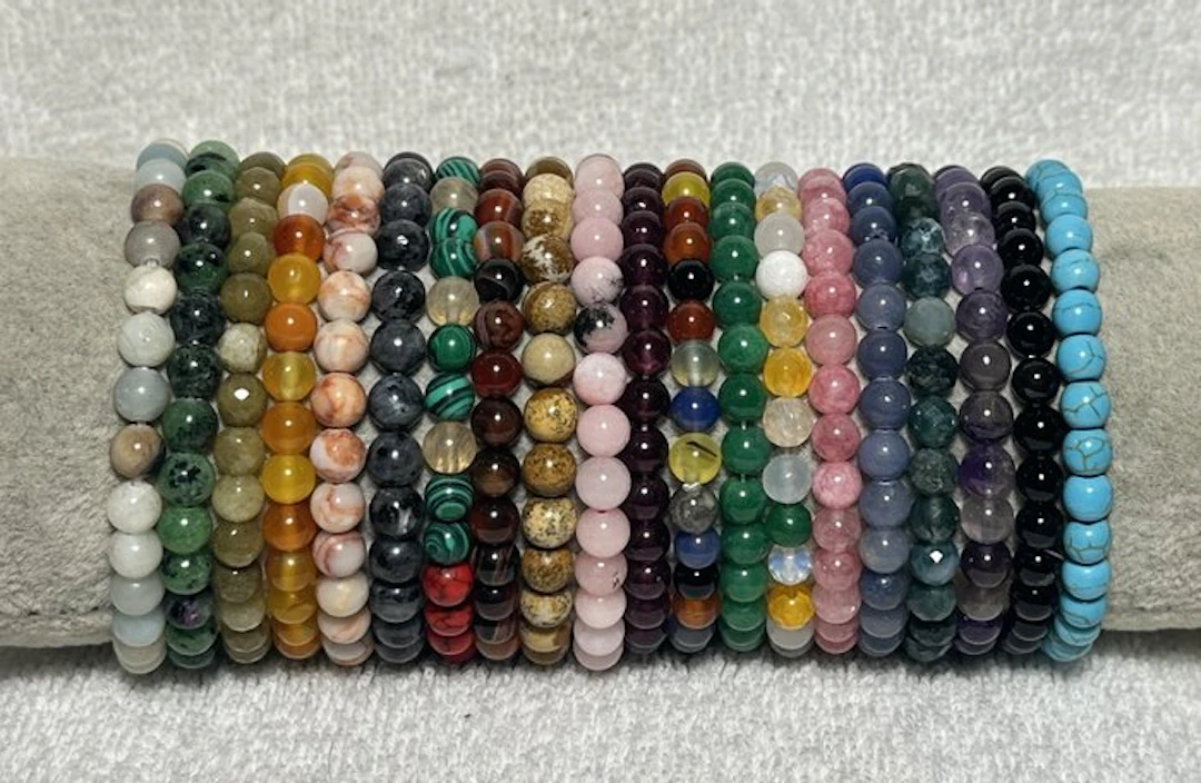 20 Bracelets: Nephrite; Peridot; Agate; Jasper; Ruby...