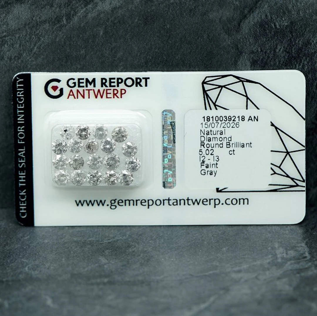 No reserve price - 19 pcs Diamond (Natural coloured)...