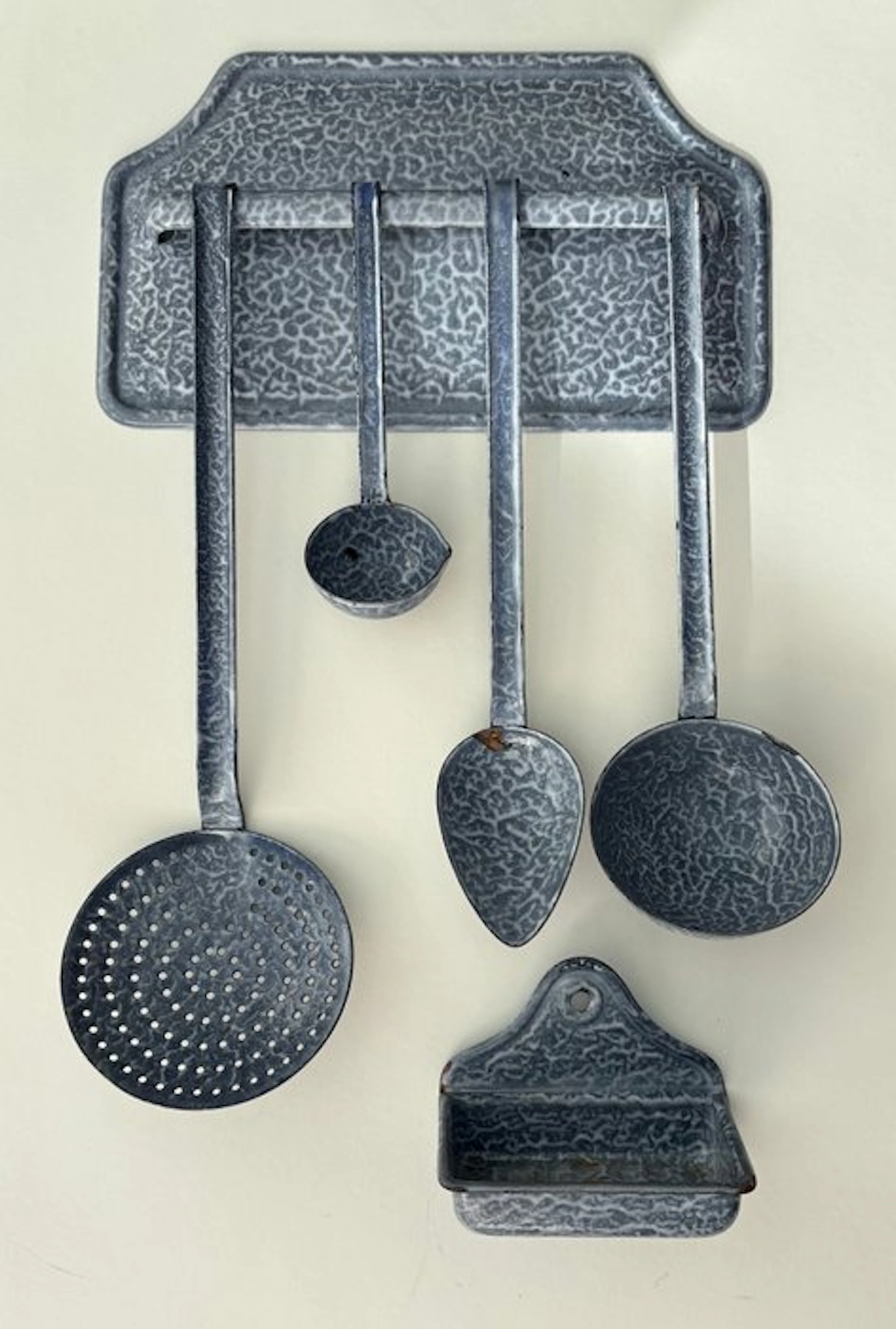 BK of Dru - Serving spoon - Enamel - Velvety vintage rack