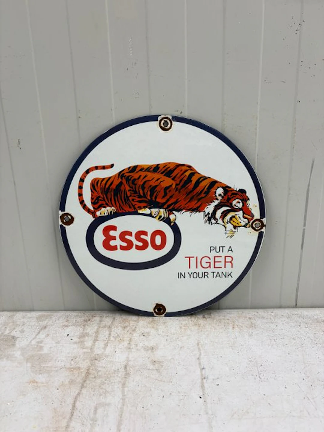 Esso Put a Tiger in Your Tank – Rond Emaille Reclamebord - Enamel sign - Enamel