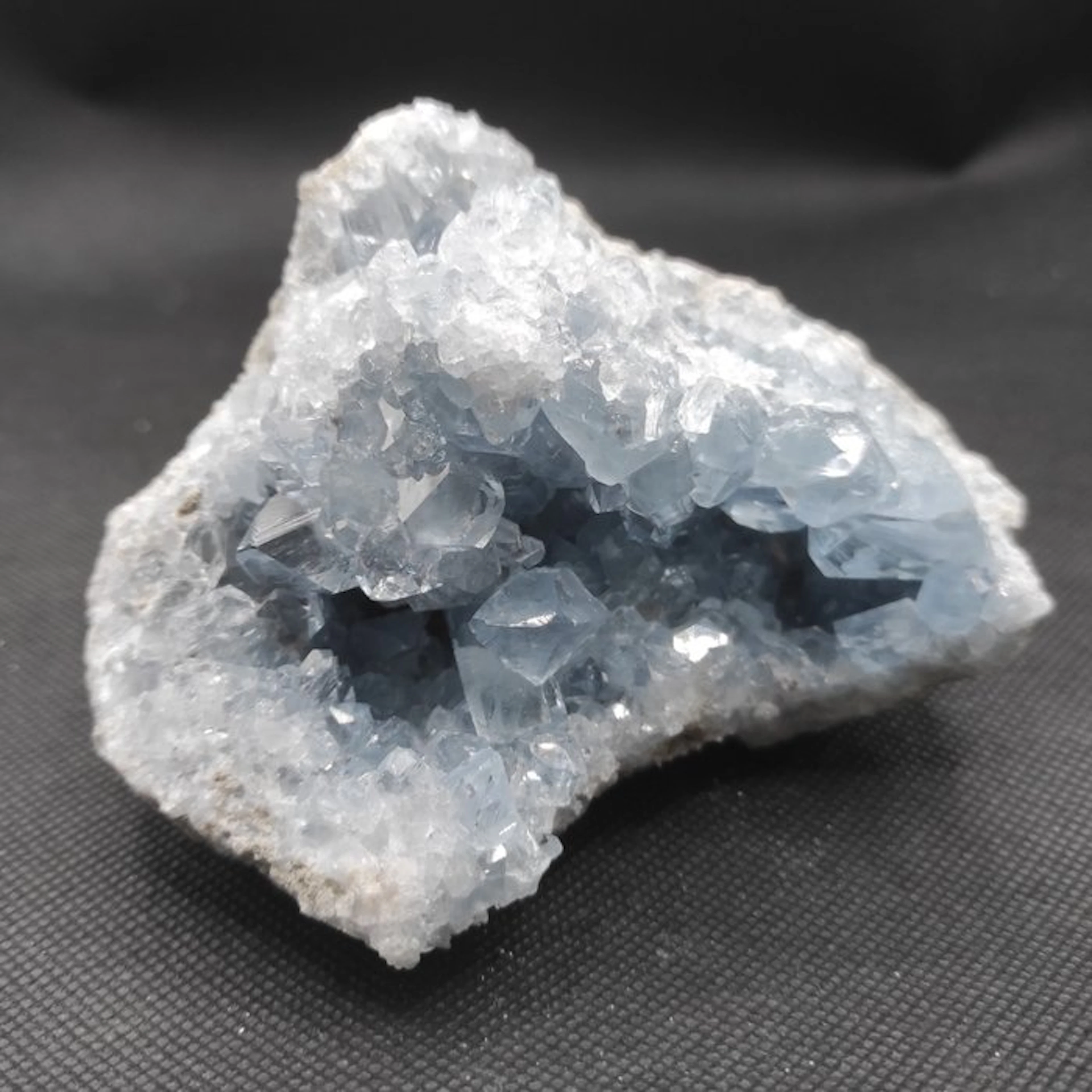 Celestine Crystals on matrix - Height: 8 cm - Width: 9 cm- 770 g - (1)