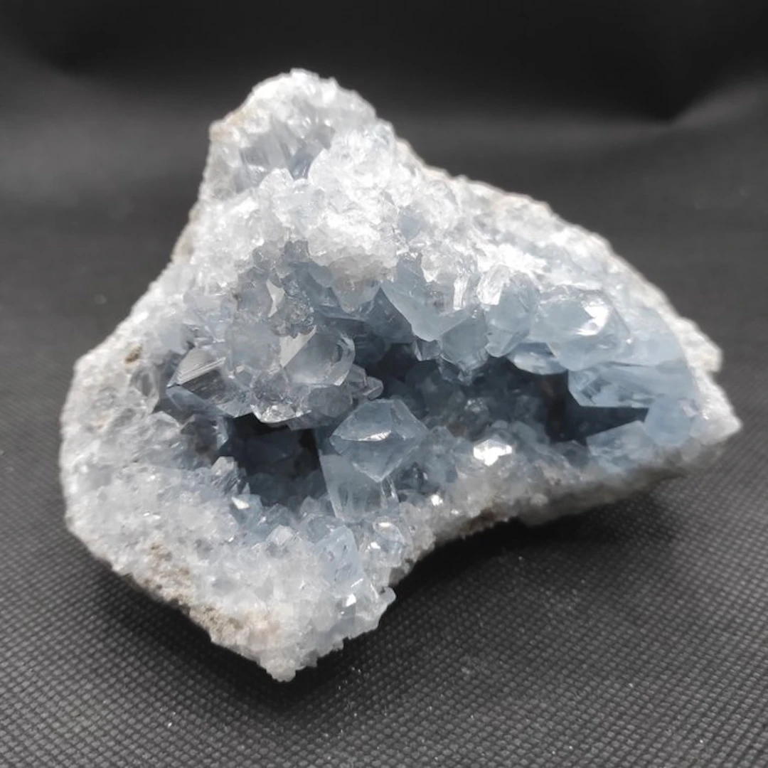 Celestine Crystals on matrix - Height: 8 cm - Width: 9 cm- 770 g - (1)