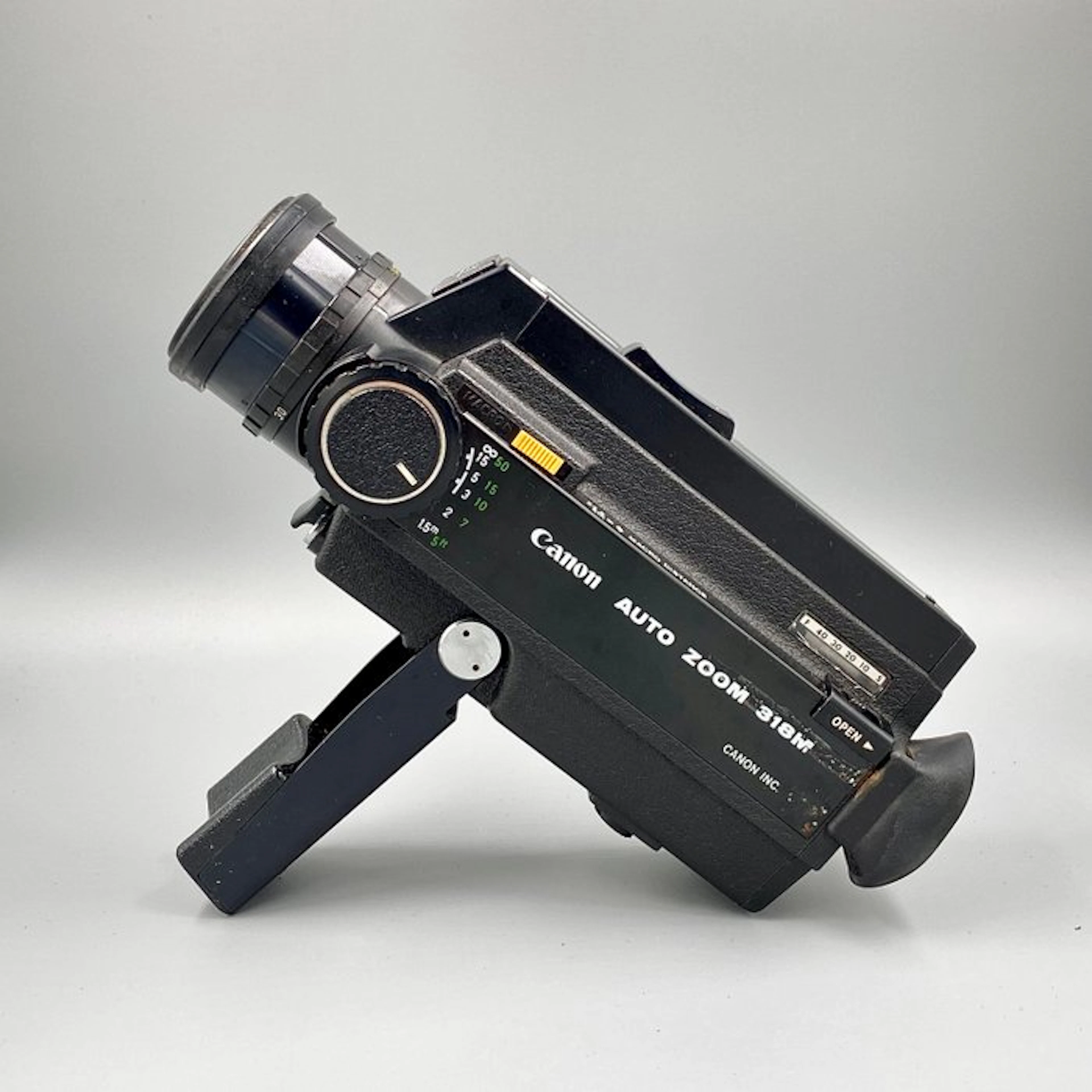 Canon Auto Zoom 318M Movie camera