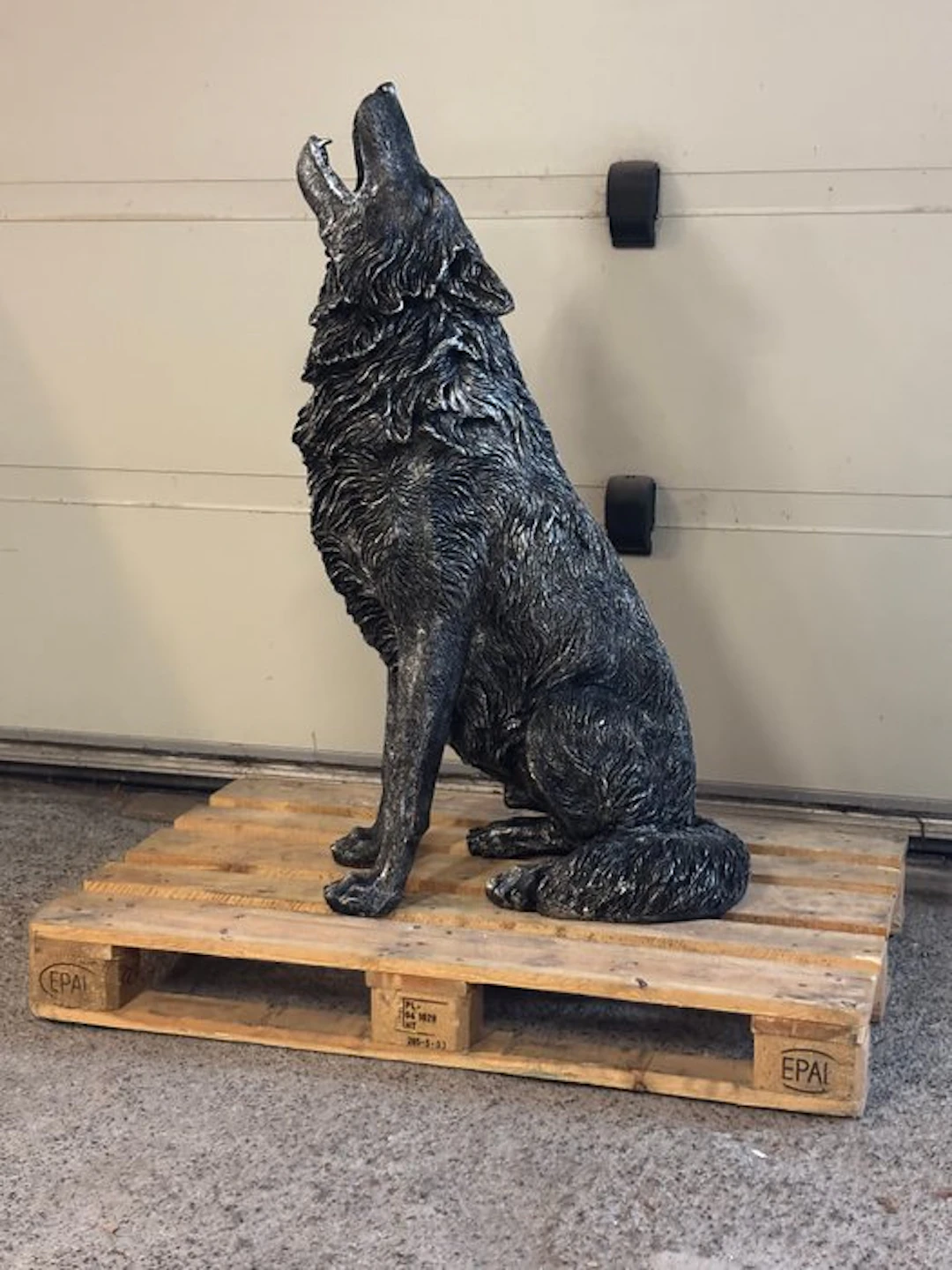 Rob VanMore - Sculpture, The Howling Wolf XXXL - 120cm - 120 cm - polyresin
