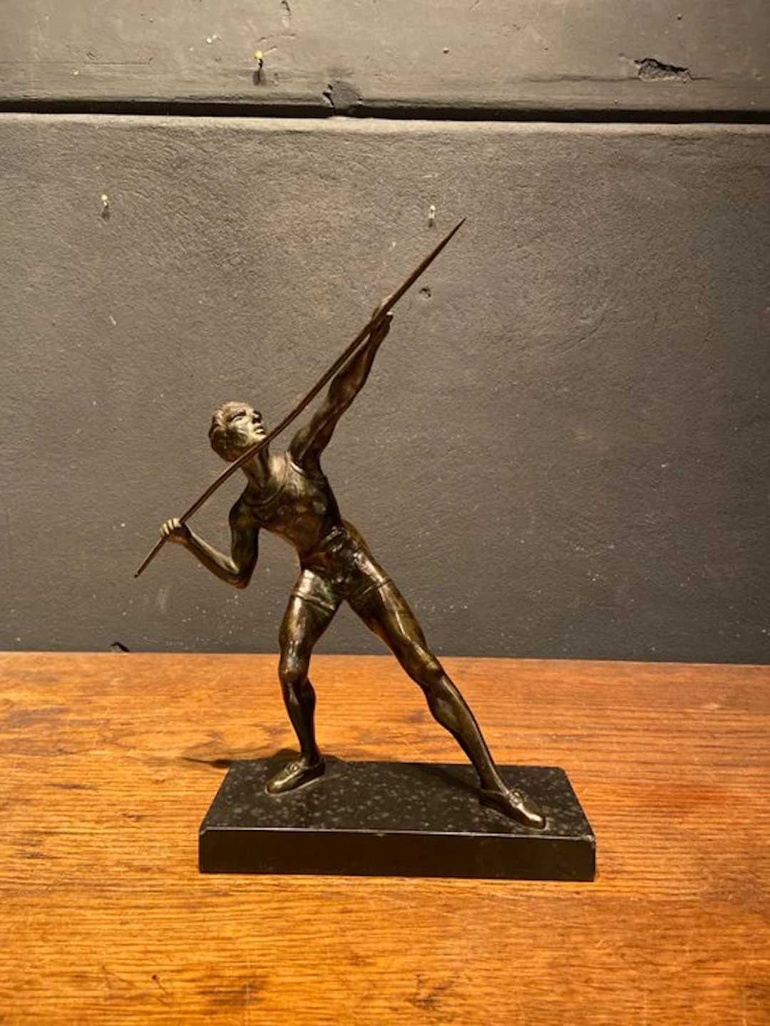 Athletics - 1920 - Antique statue - Athlete throwing javelin