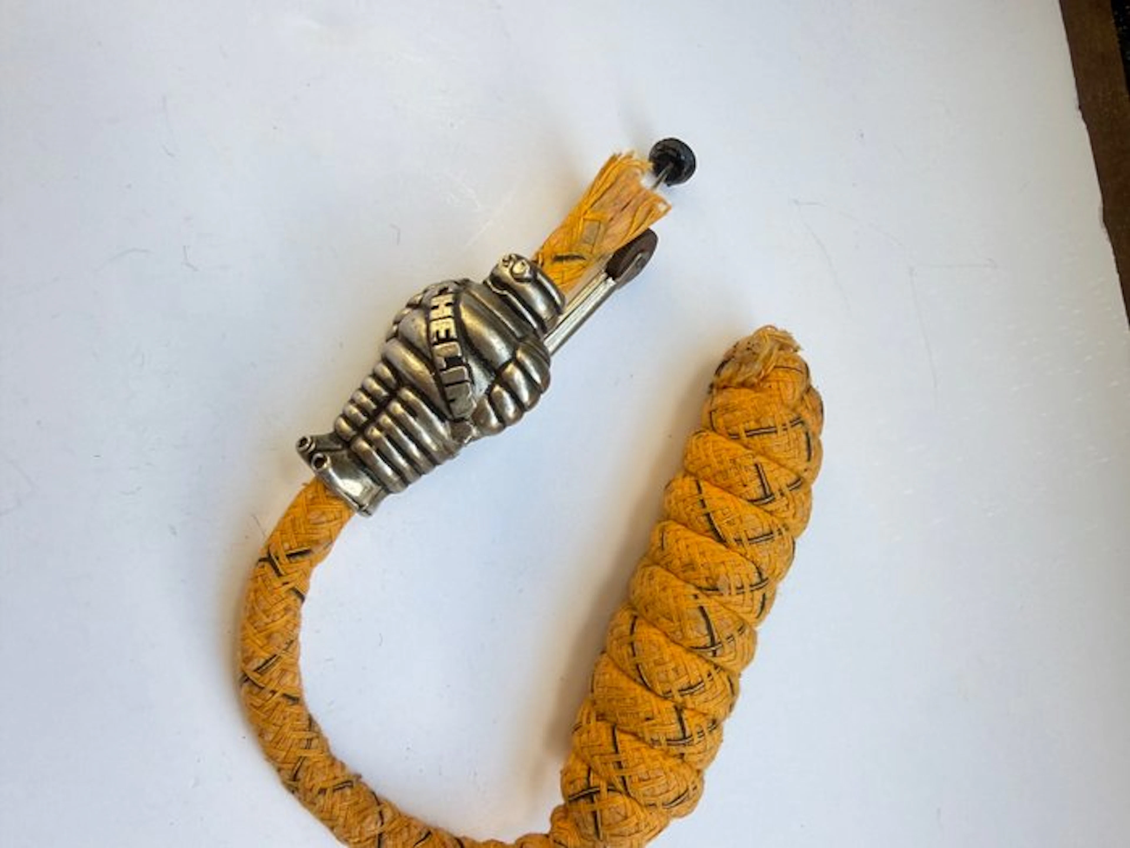 No reserve price - Lighter - Textiles, metal