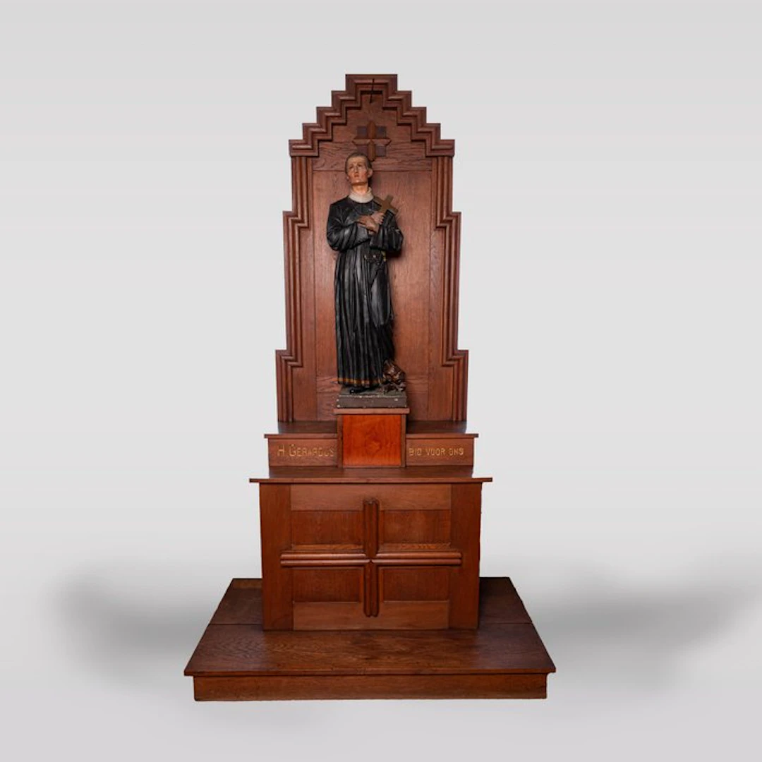 Altar from the 1930s with a statue of Saint Gerardus - Wood, Plaster