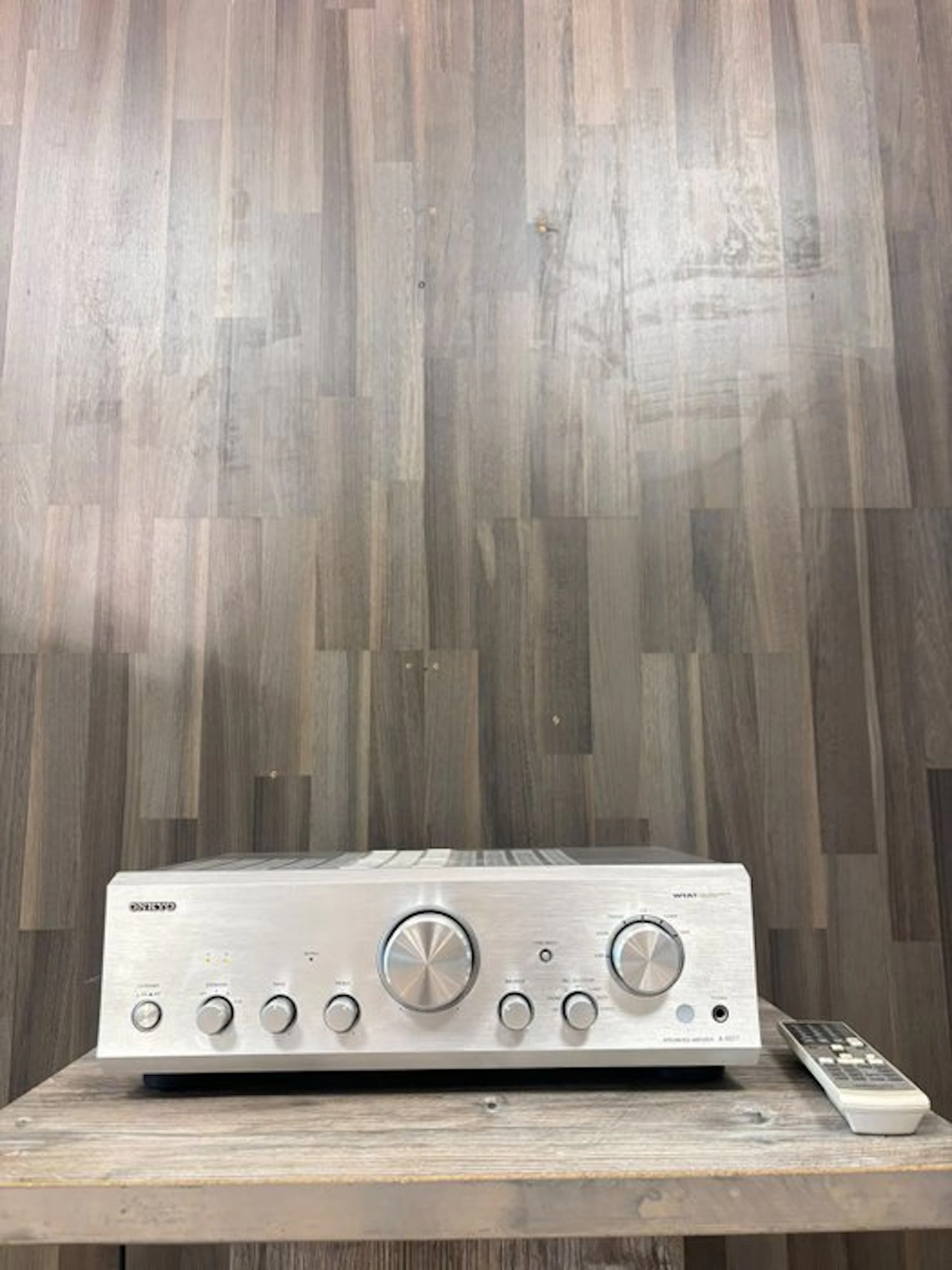 Onkyo - A-9377 feat. WRAT Technology Solid state integrated amplifier