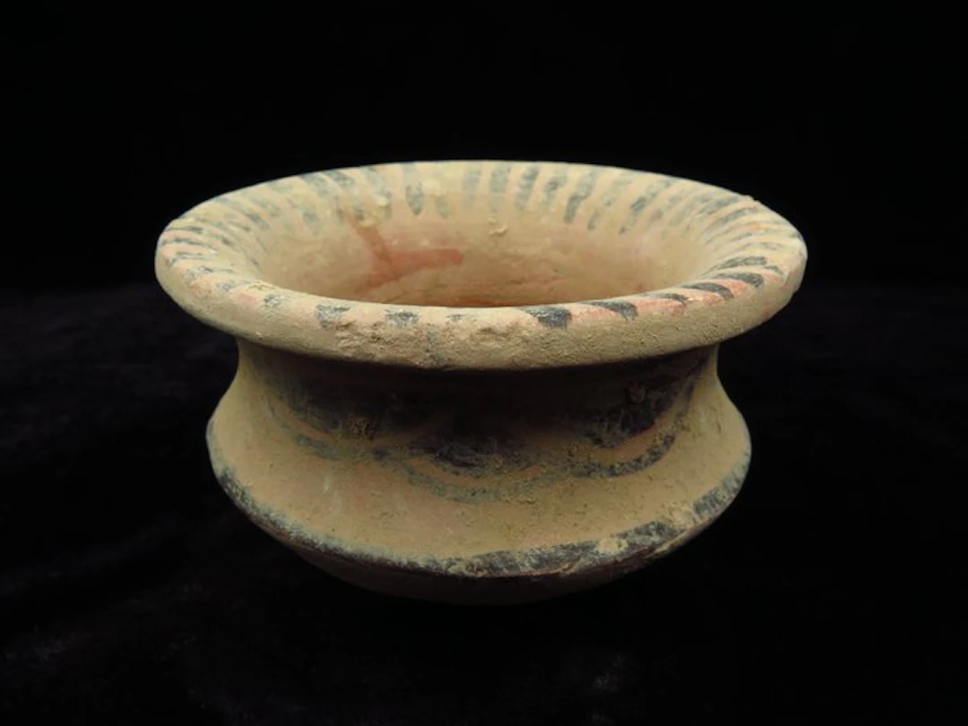 Indus Valley Terracotta decorated Bowl (1x) - 9 cm (No reserve price)