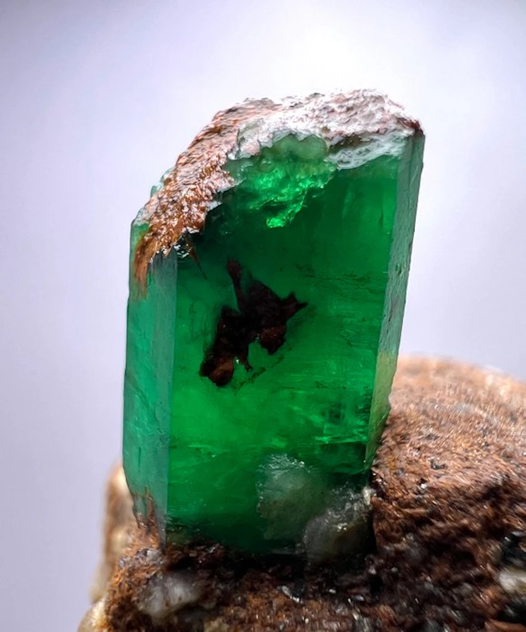 32 Gram. Outstanding Top Quality Emerald Crystal On...