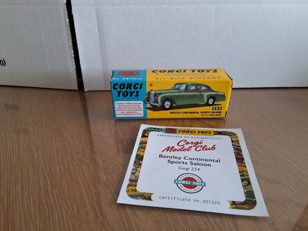 Corgi 1:43 - Model car - Bentley Continental Sports...