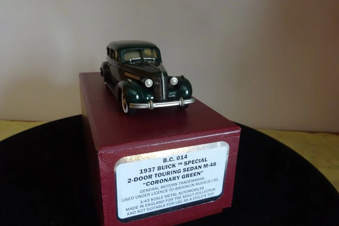 Brooklin 1:43 - Model car - 1937 Buick Special 2-Door Touring Sedan M-48