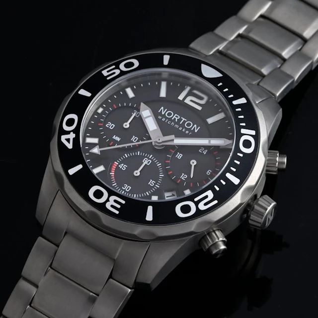 Norton - Titano - Solar Chronograph - Cassa e Bracciale...