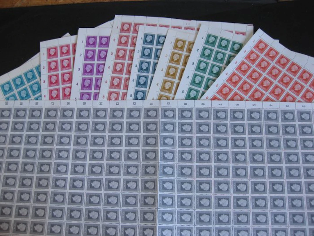 Netherlands 1971/1976 - Queen Juliana ('Regina') in full sheets of 200