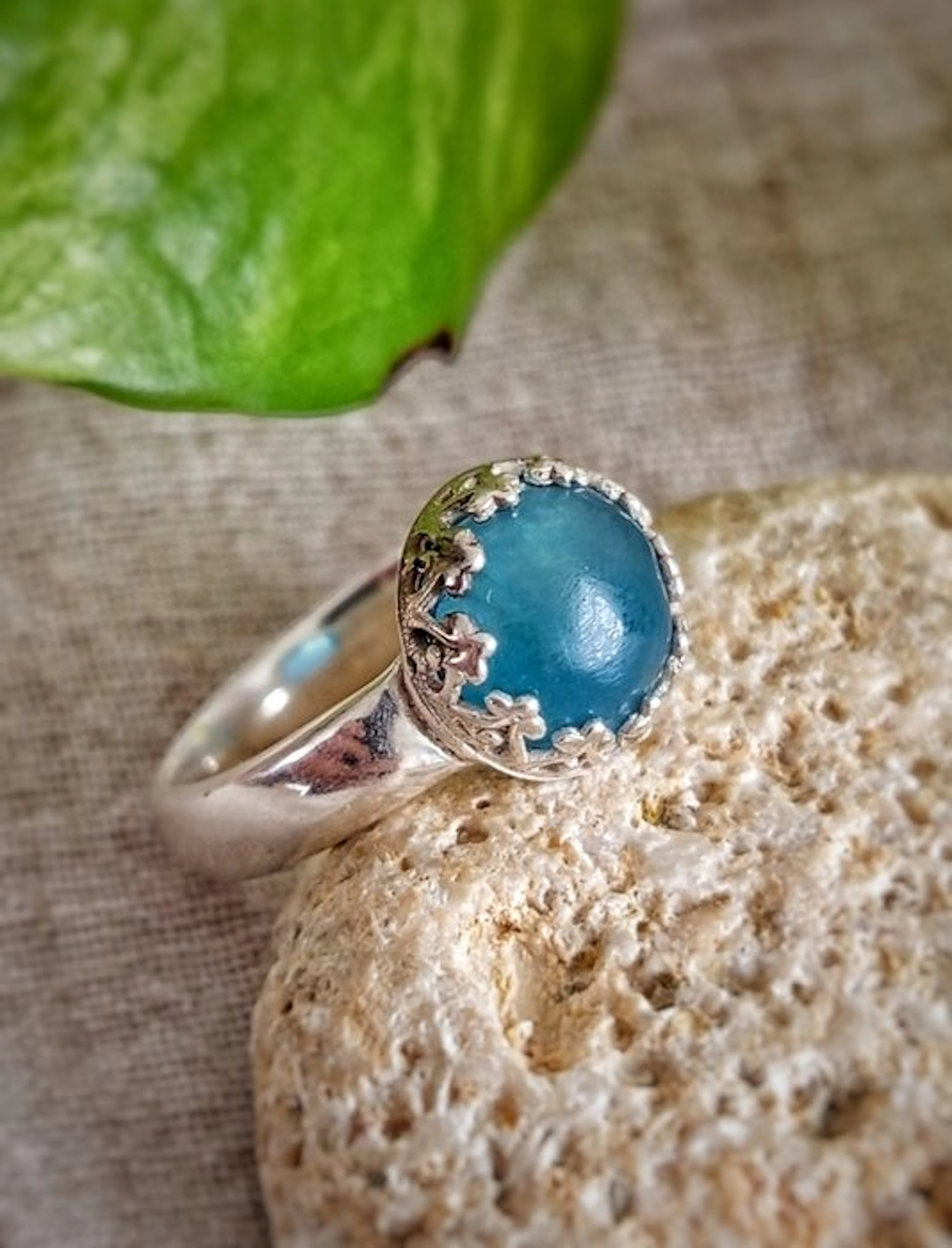 Very elegant ring in 925 sterling silver with top-quality Aquamarine