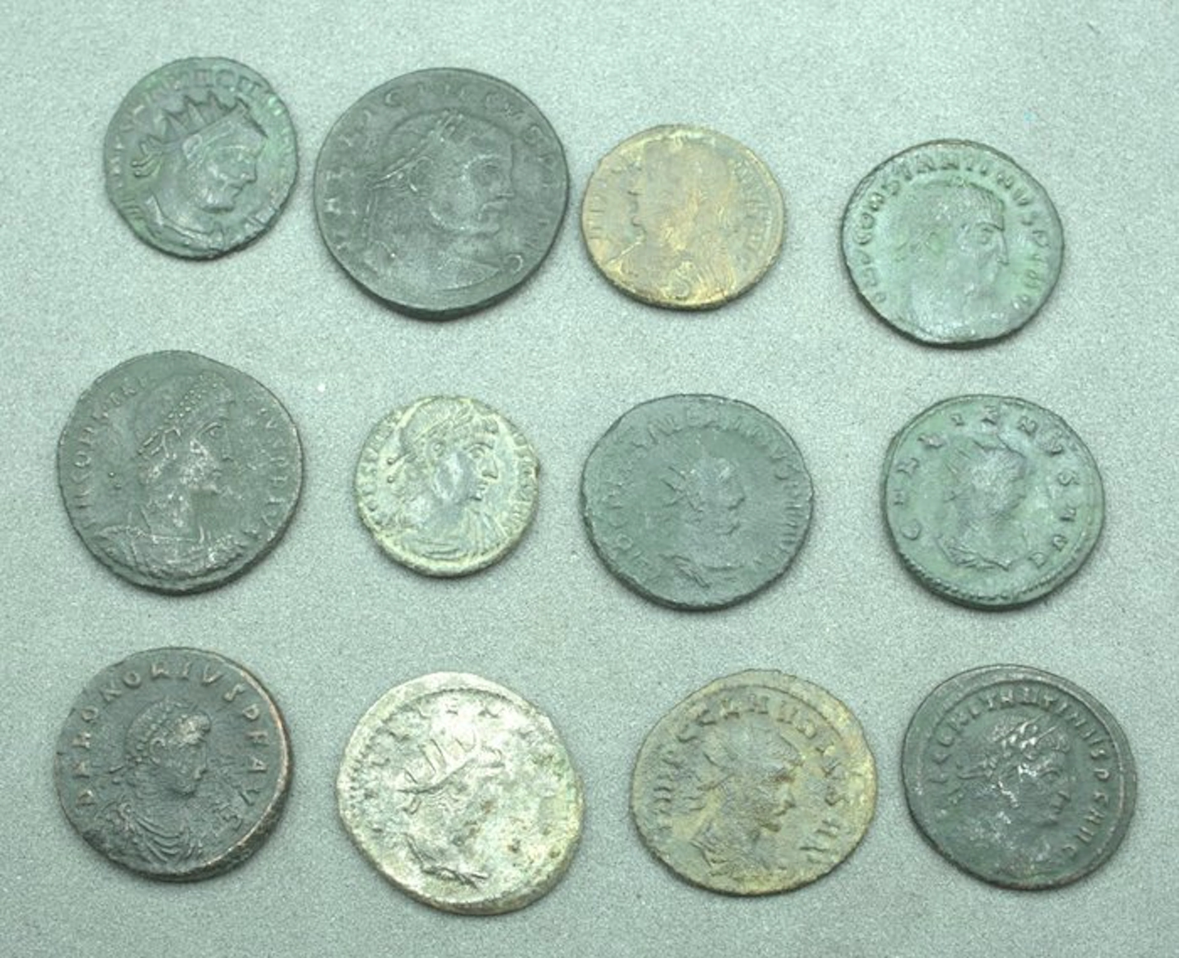 Ancient Roman Bronze Coin Collection (12) (No reserve price)
