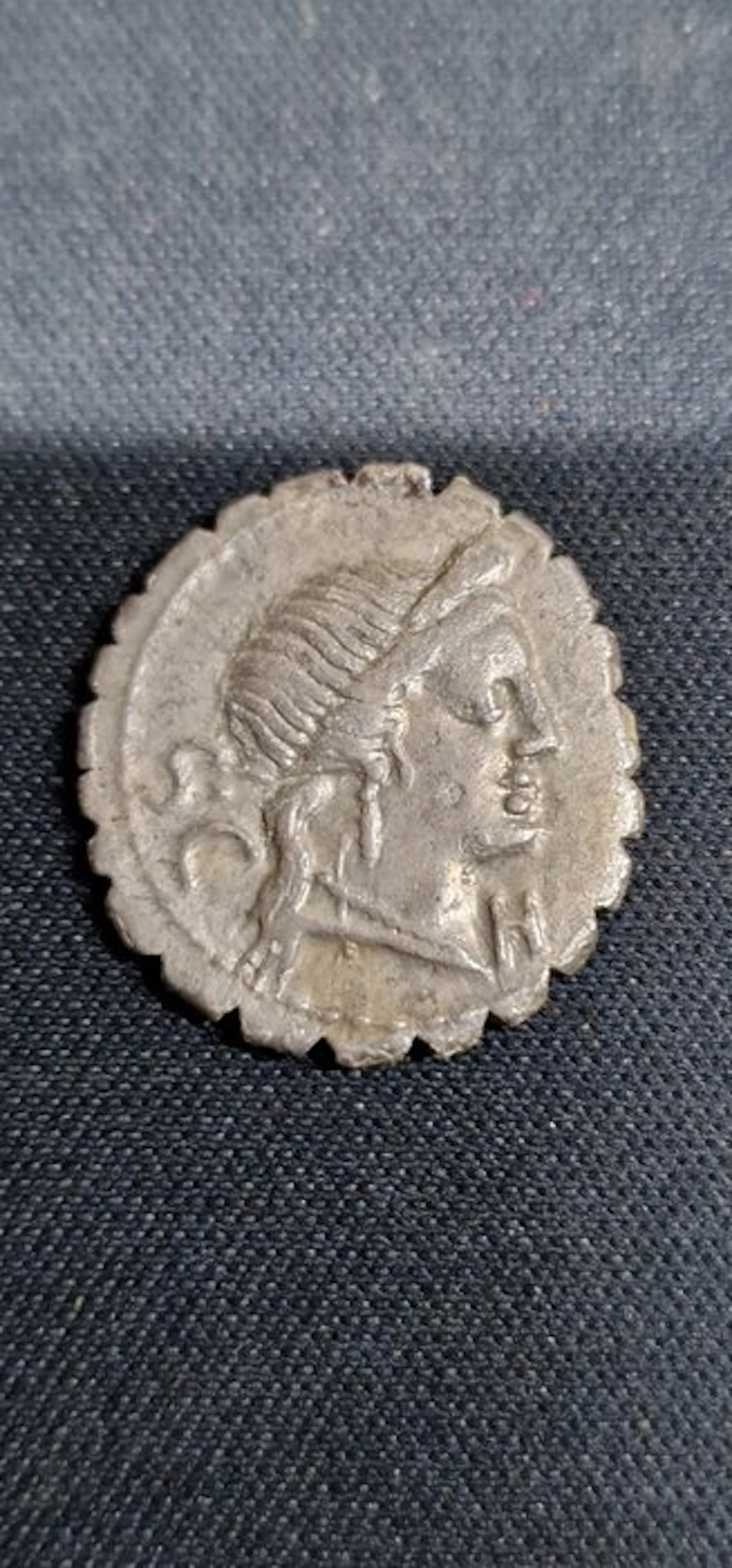 Roman Republic. C. Naevius Balbus, 79 BC. Denarius serratus (No reserve price)