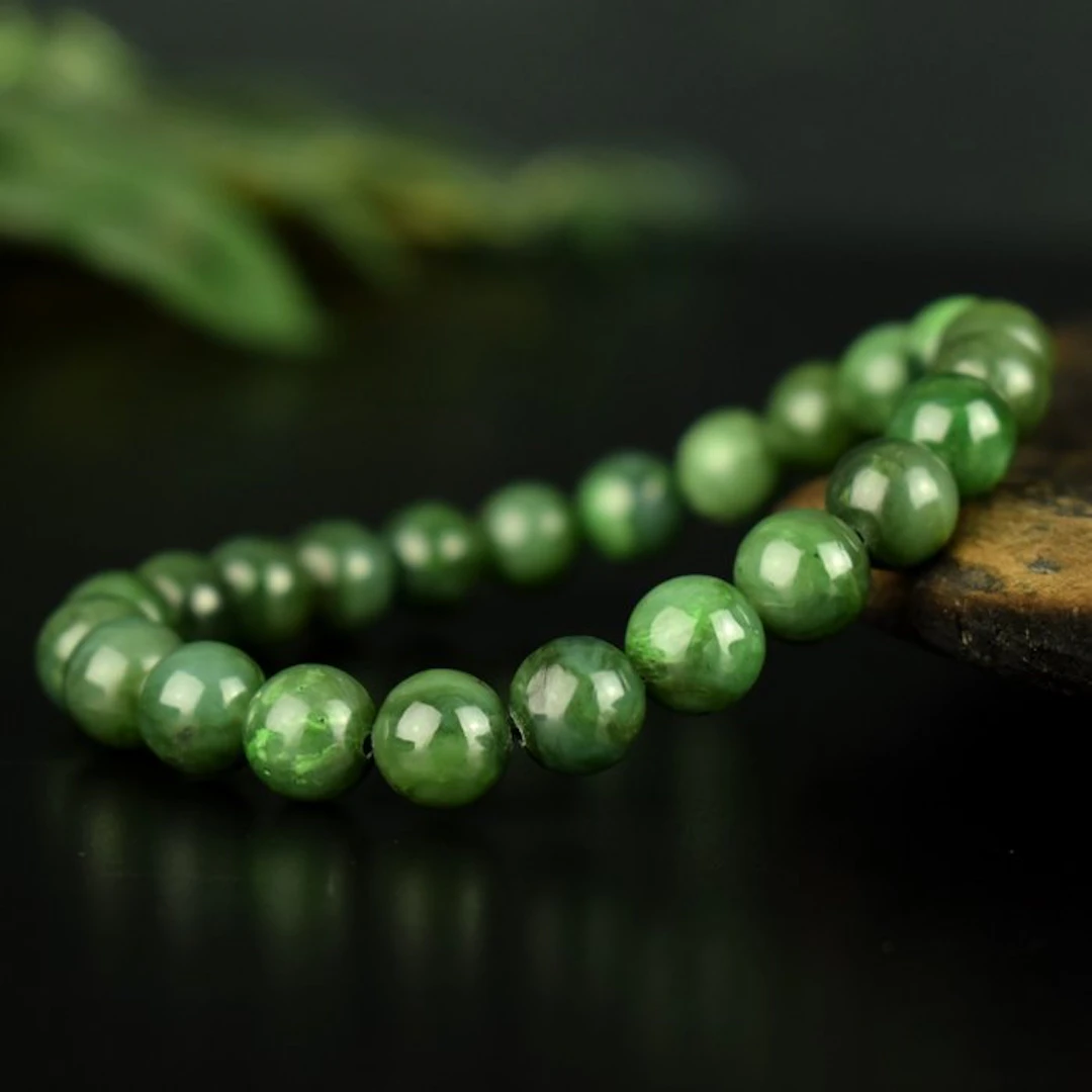 Genuine natural nephrite jade - High quality- 29.1 g