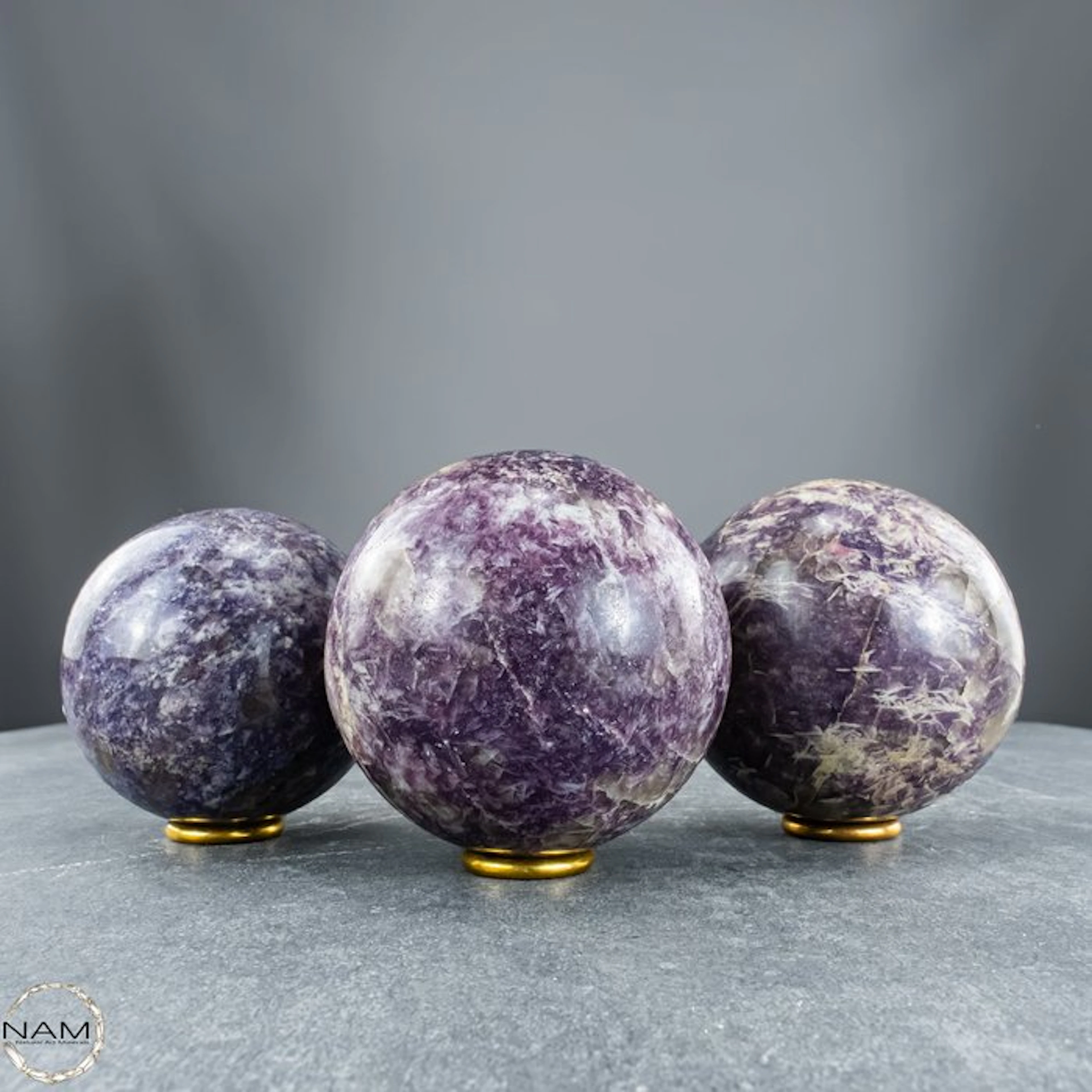 Unicorn Stone Sphere Set – Three fascinating spheres in...