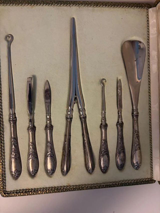 Dressing table set (8) - .800 silver - Toiletry kit