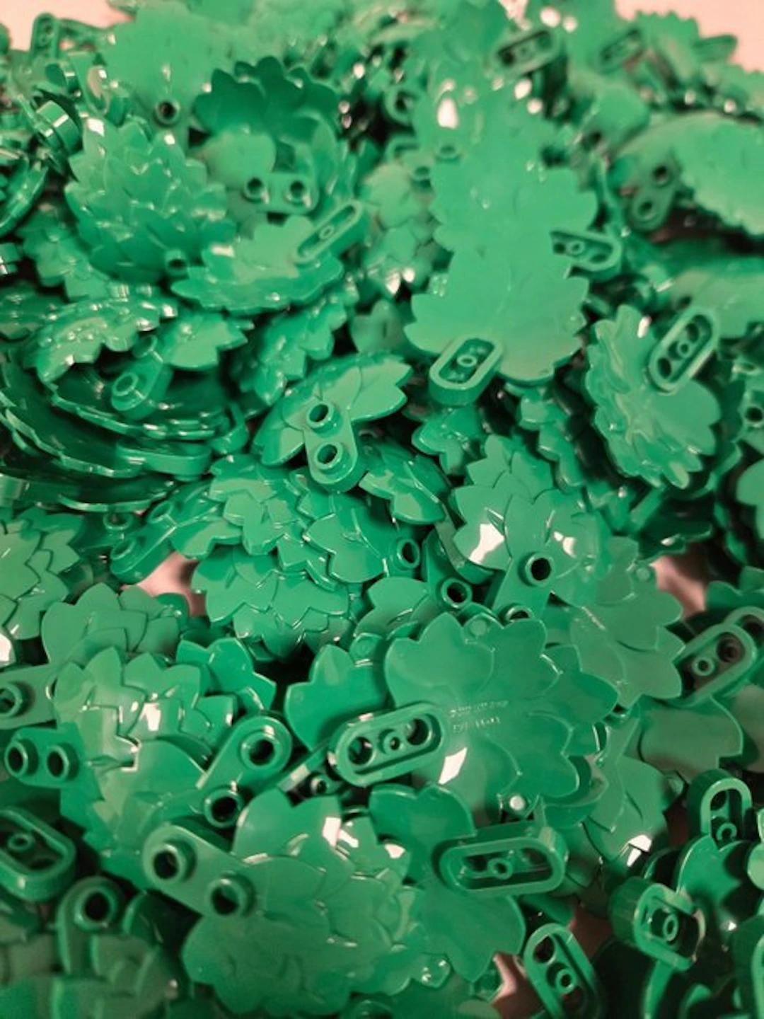 LEGO Pieces - New Plant Plate Round 1 x 2 with Layered Leaves Green 250pcs