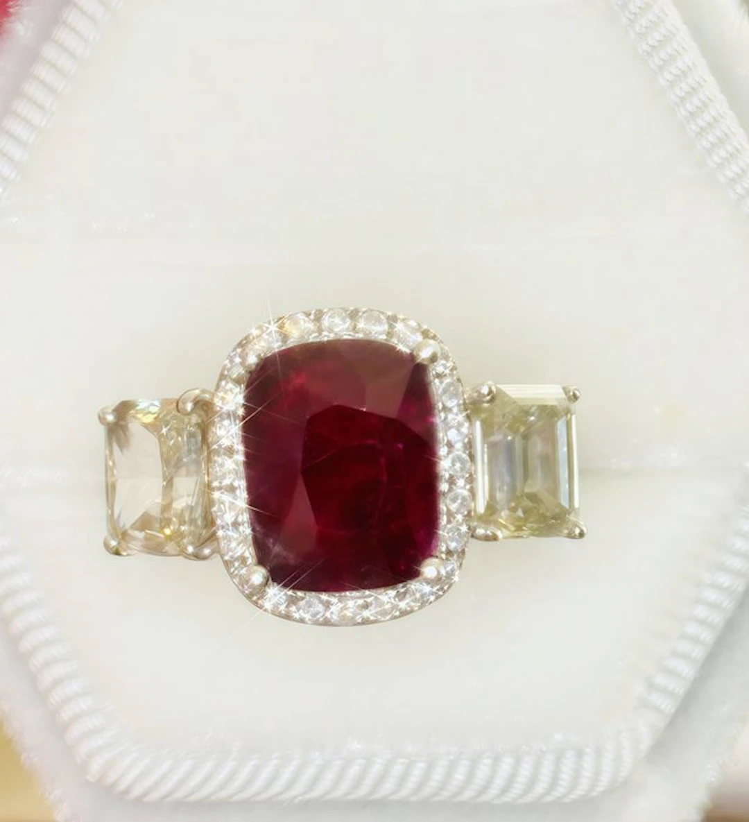 Engagement ring Platinum - 6.16ct. tw. Ruby - Diamond
