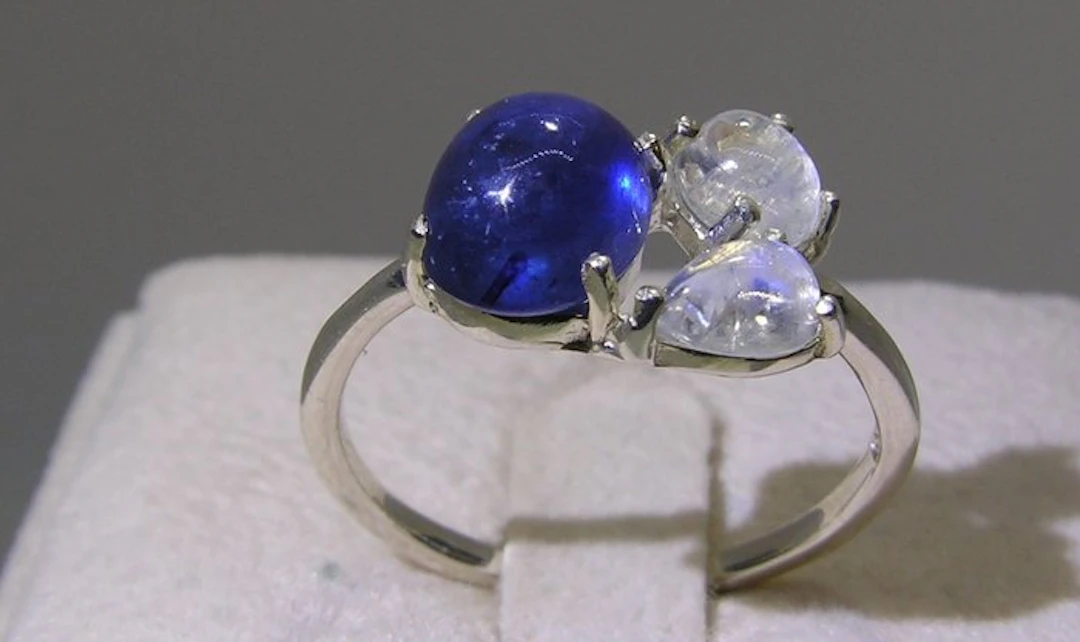 Sapphire Ring - Height: 25.6 mm - Width: 21.6 mm- 2.6 g - (1)
