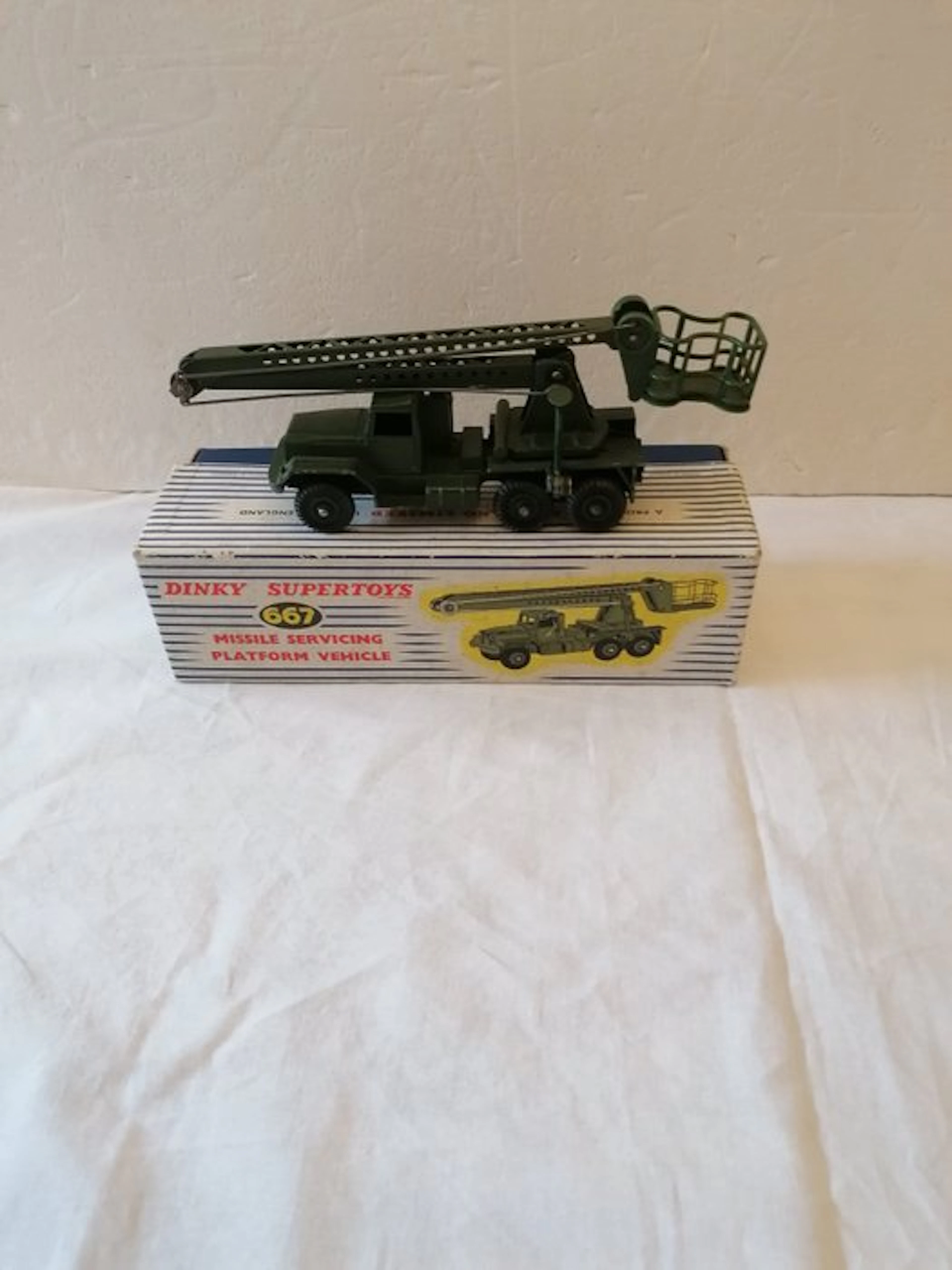Dinky Toys - Model car - Missile Servicing Platform Vehicle (Dinky 667)