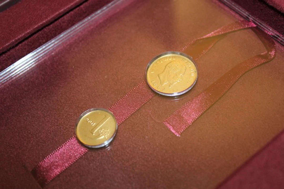 Italy. Lotto 2 Medaglie in oro - 12 gr Au .900 - con box originale