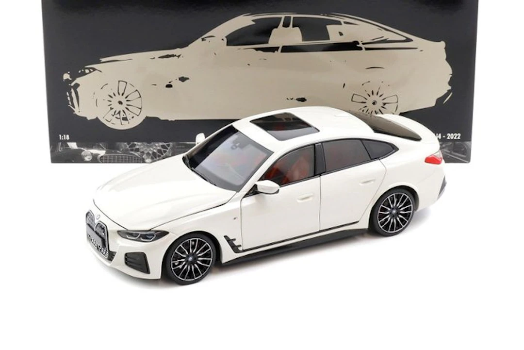 MiniChamps 1:18 - Model car - BMW i4 2022 - HQ Diecast model with 6 openings