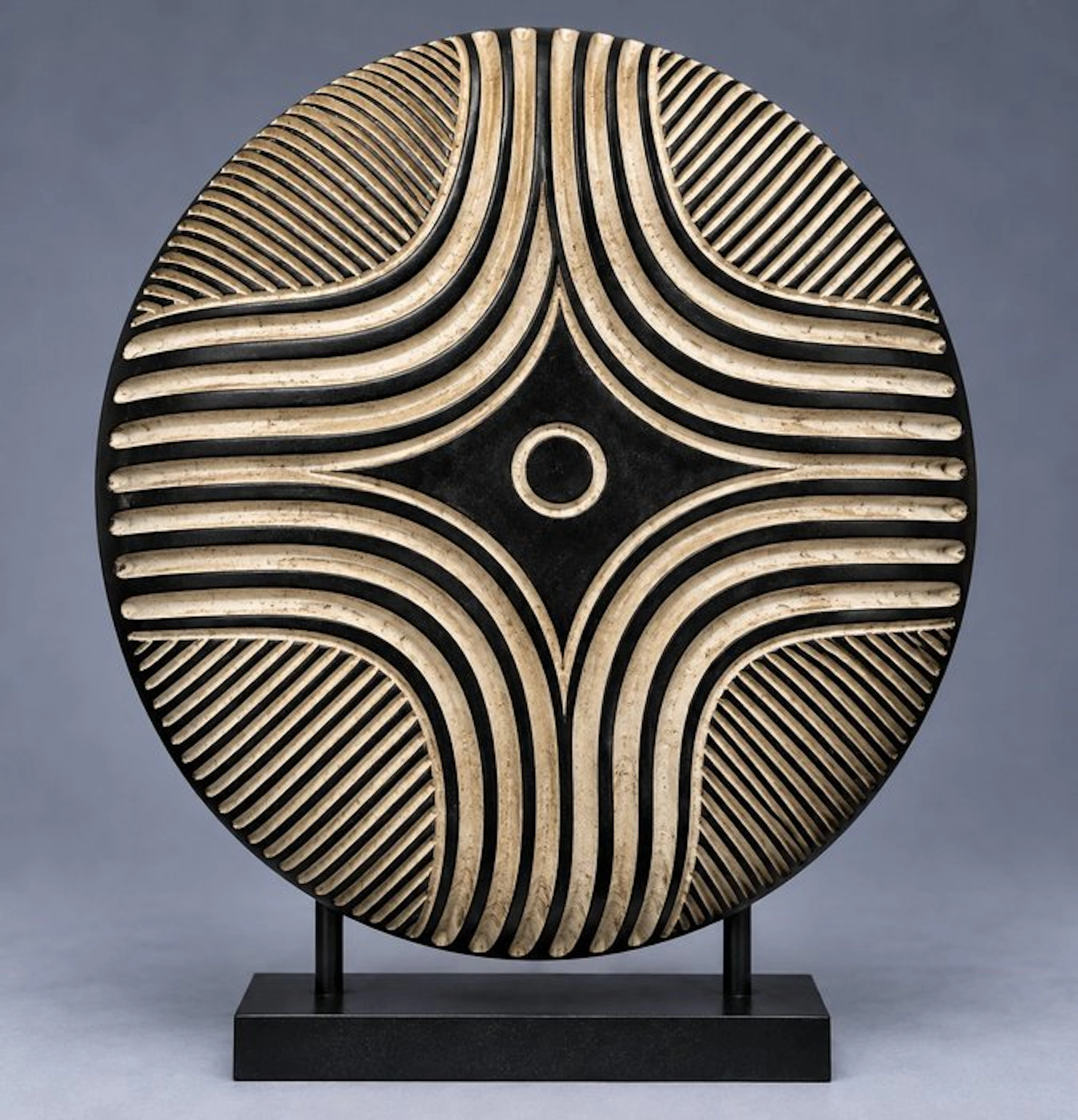 a traditional Bamiléké shield (No reserve price)