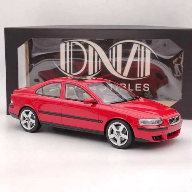 DNA Collectibles 1:18 - Model car - Volvo S60 R - 2003 - Rood - A rare model!