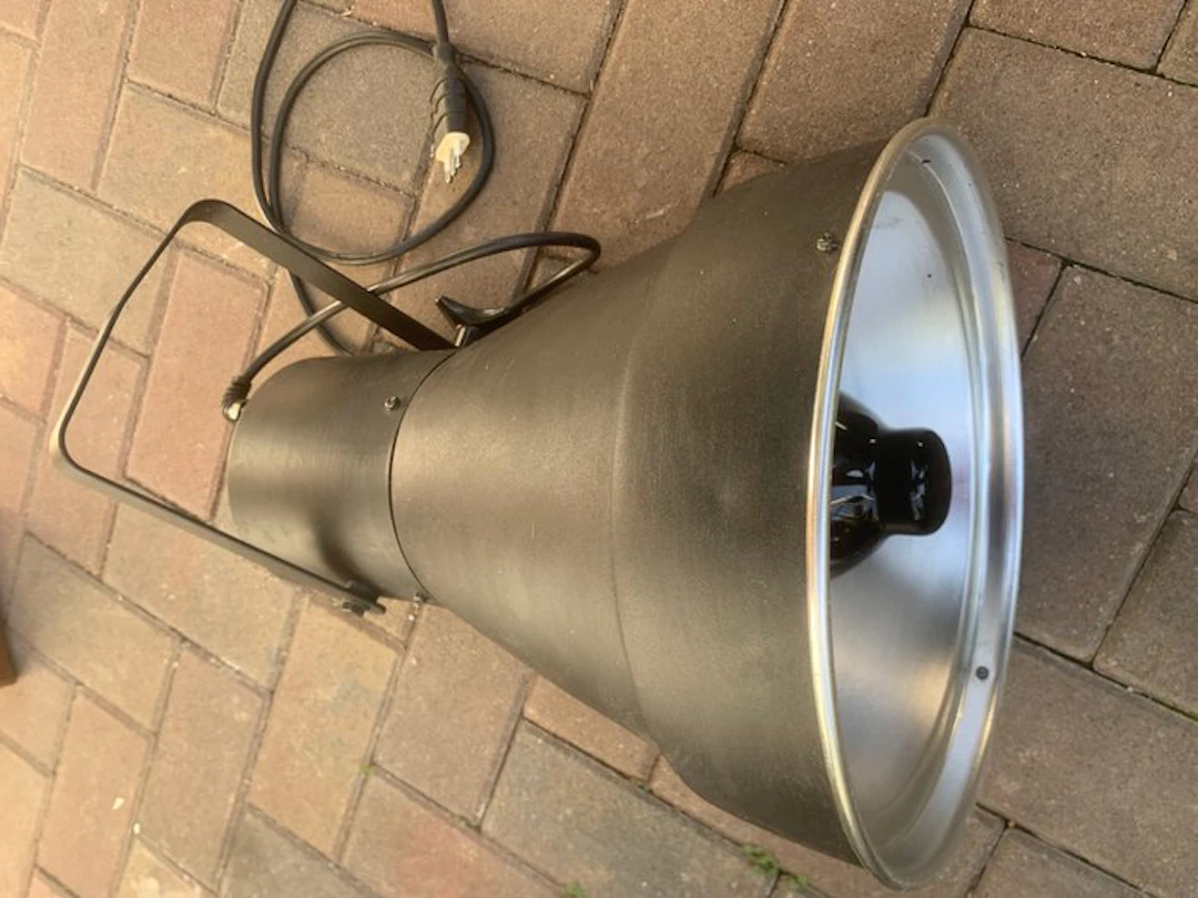 Lamp - painted - Large vintage industrial spotlight for Wood's lamp