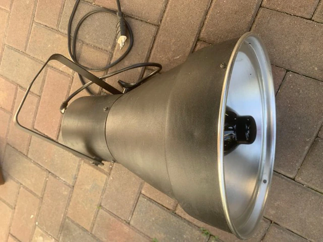 Lamp - painted - Large vintage industrial spotlight for Wood's lamp