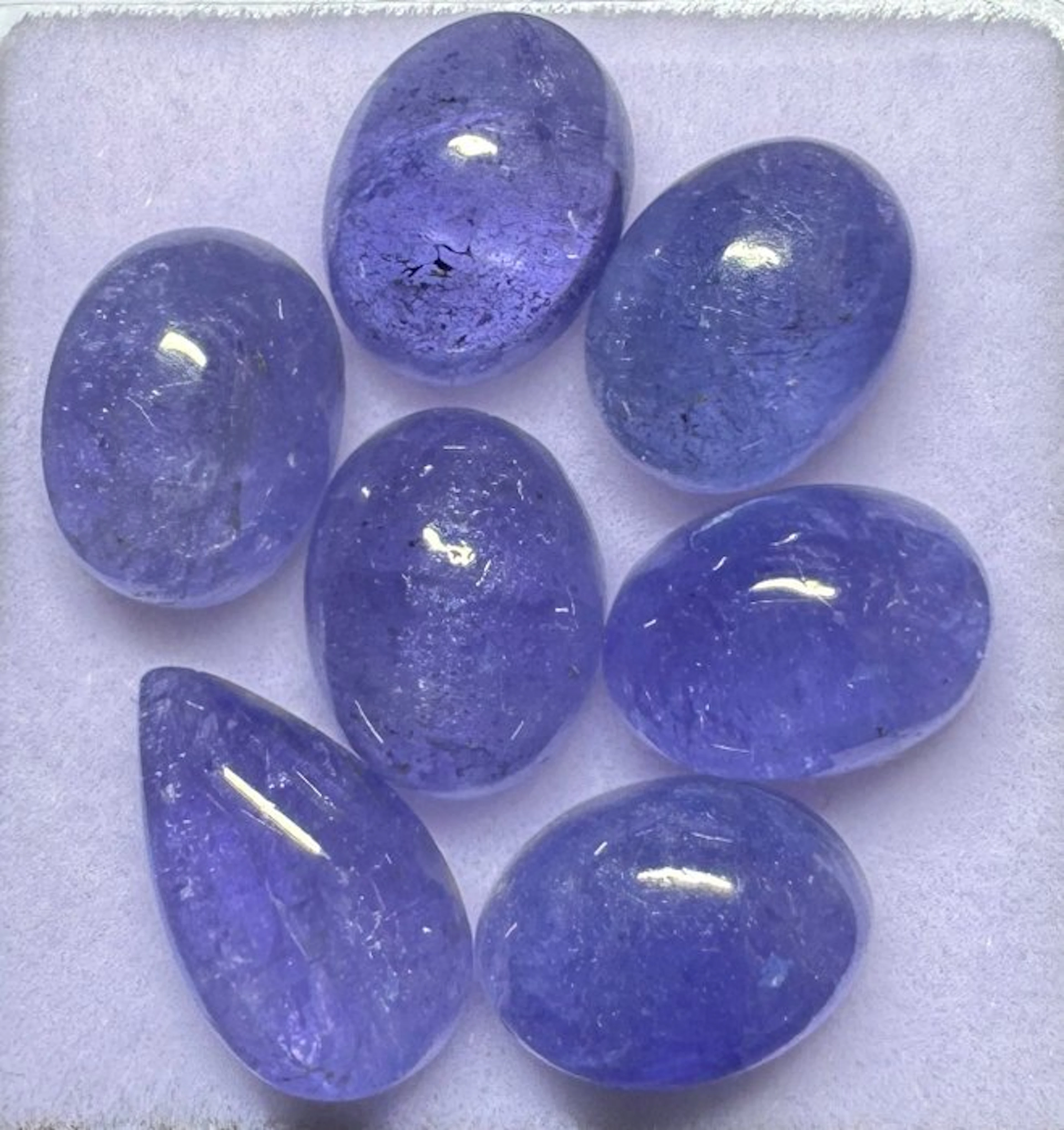 Set of 7 natural Tanzanite cabochons - 12.00 carats Mixed cabochons-