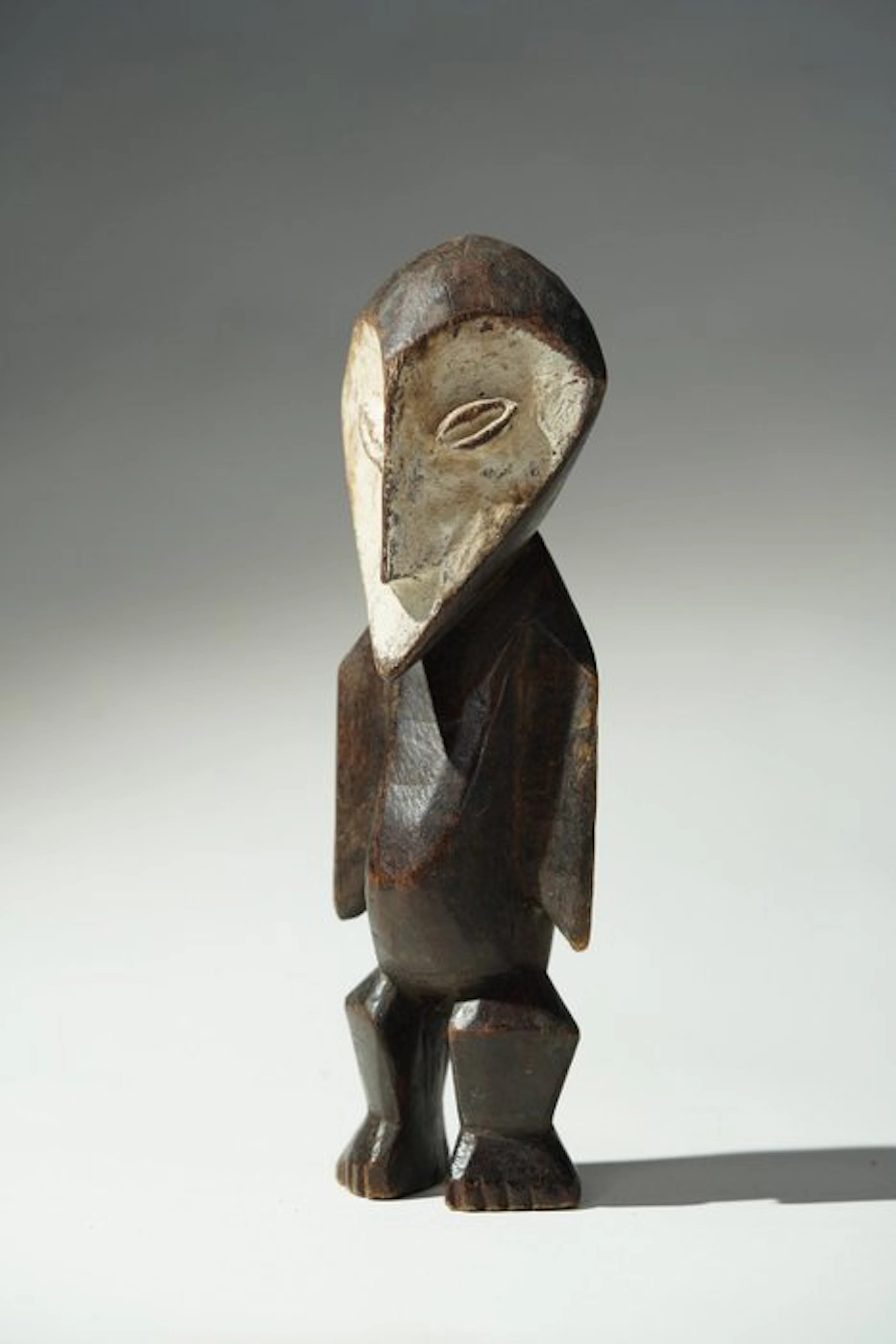 A wooden sculpture - Lega - DR Congo (No reserve price)