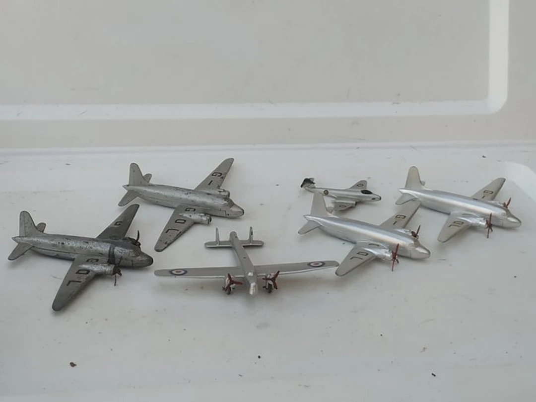 Dinky Toys Diverse Schalen - Model car (6) - PRE-War...