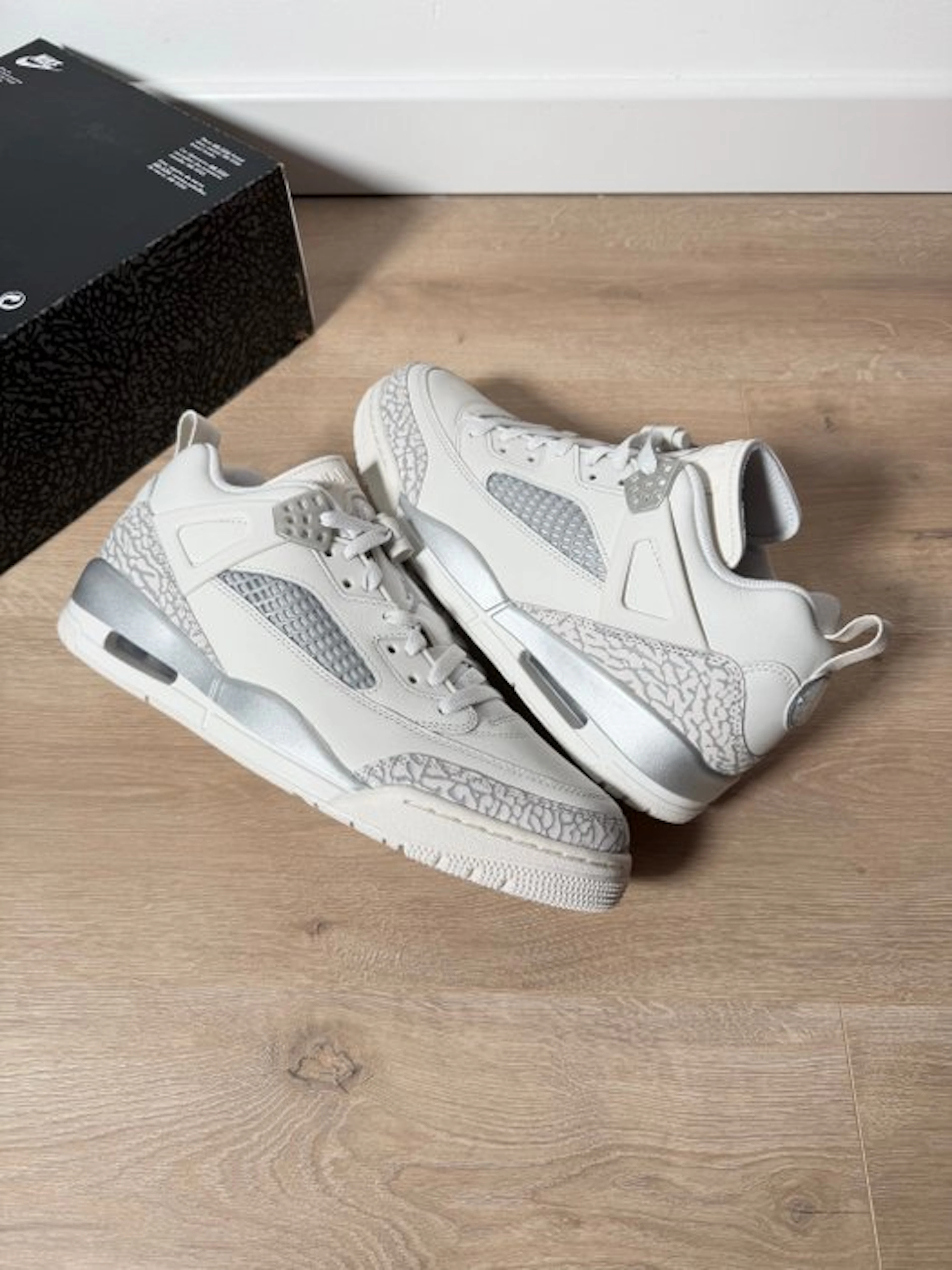 Air Jordan - Sneakers - Size: EU 44 - New with tags