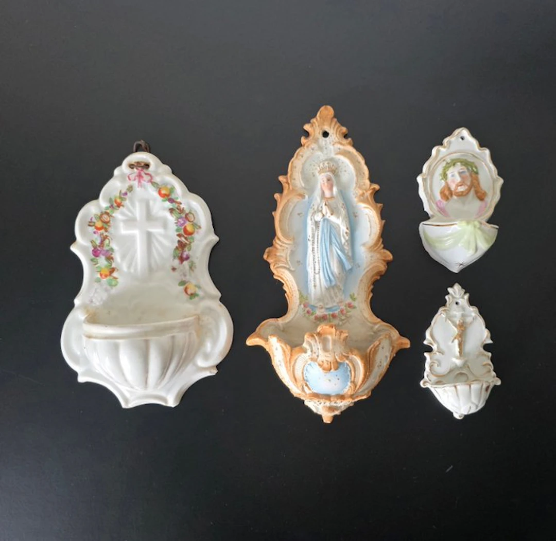 Holy water font (4) - Antiek gedetailleerde...