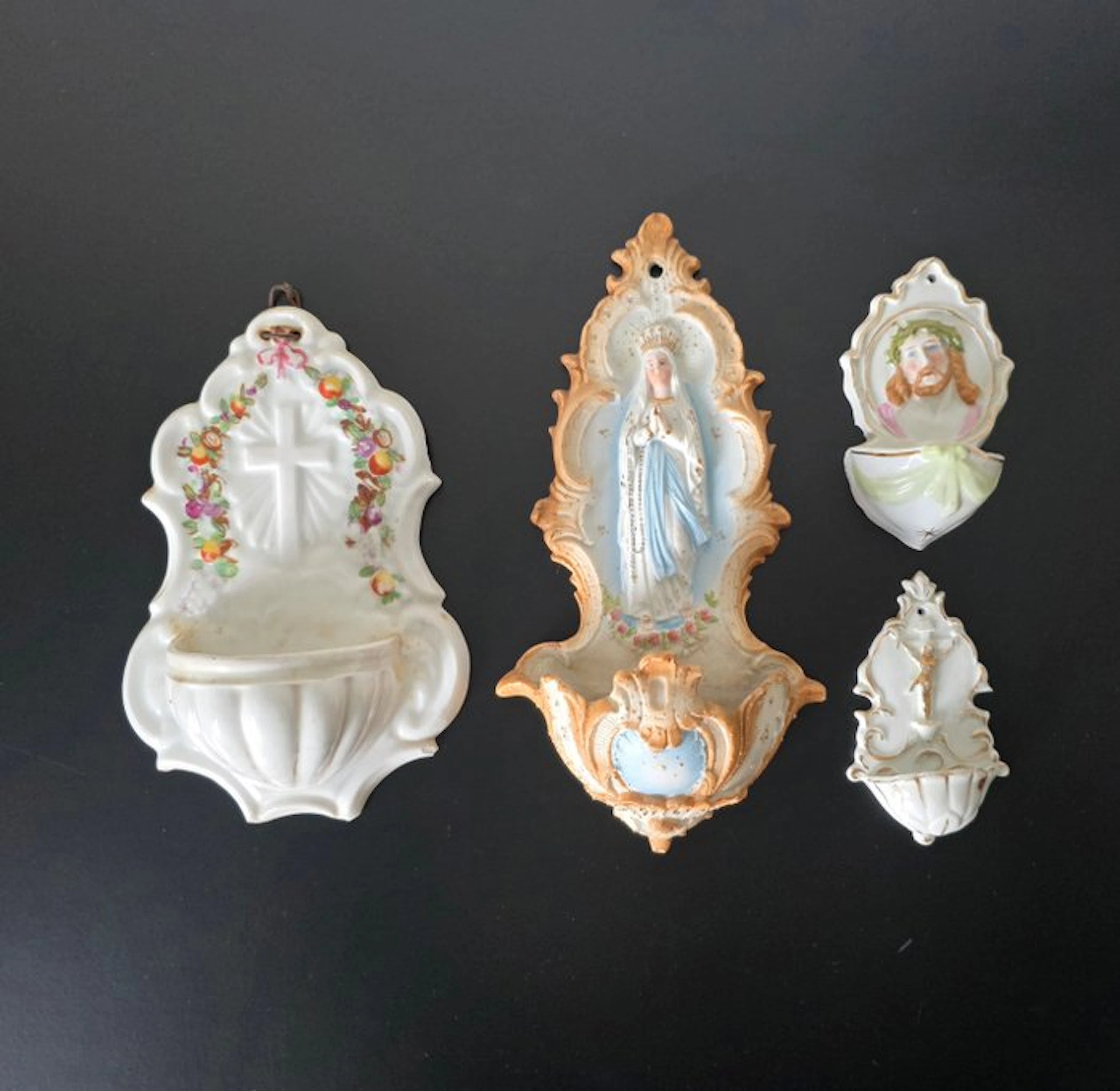 Holy water font (4) - Antiek gedetailleerde...