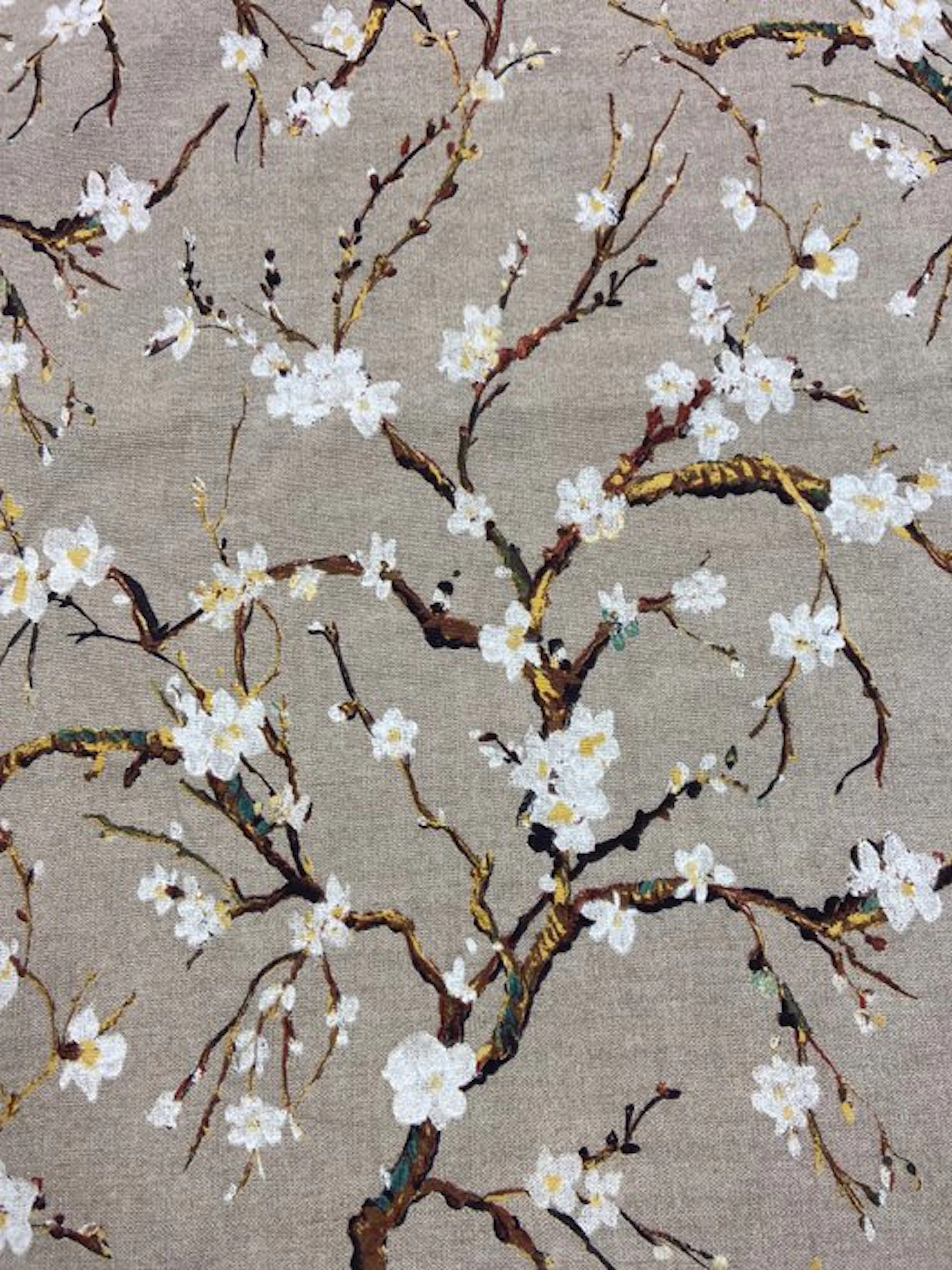 1645★Elegant and delicate fabric with an almond blossom...