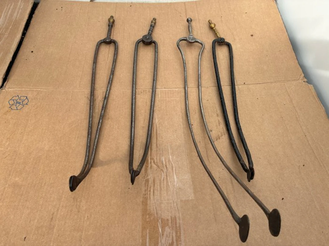 Tongs (4) - Iron, Brass - 1930-1940 - Haardpook