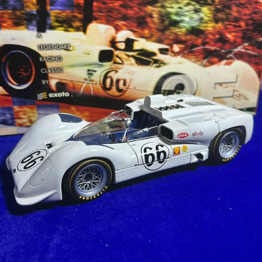 Exoto 1:18 - Model race car - Exoto Racing Legends...
