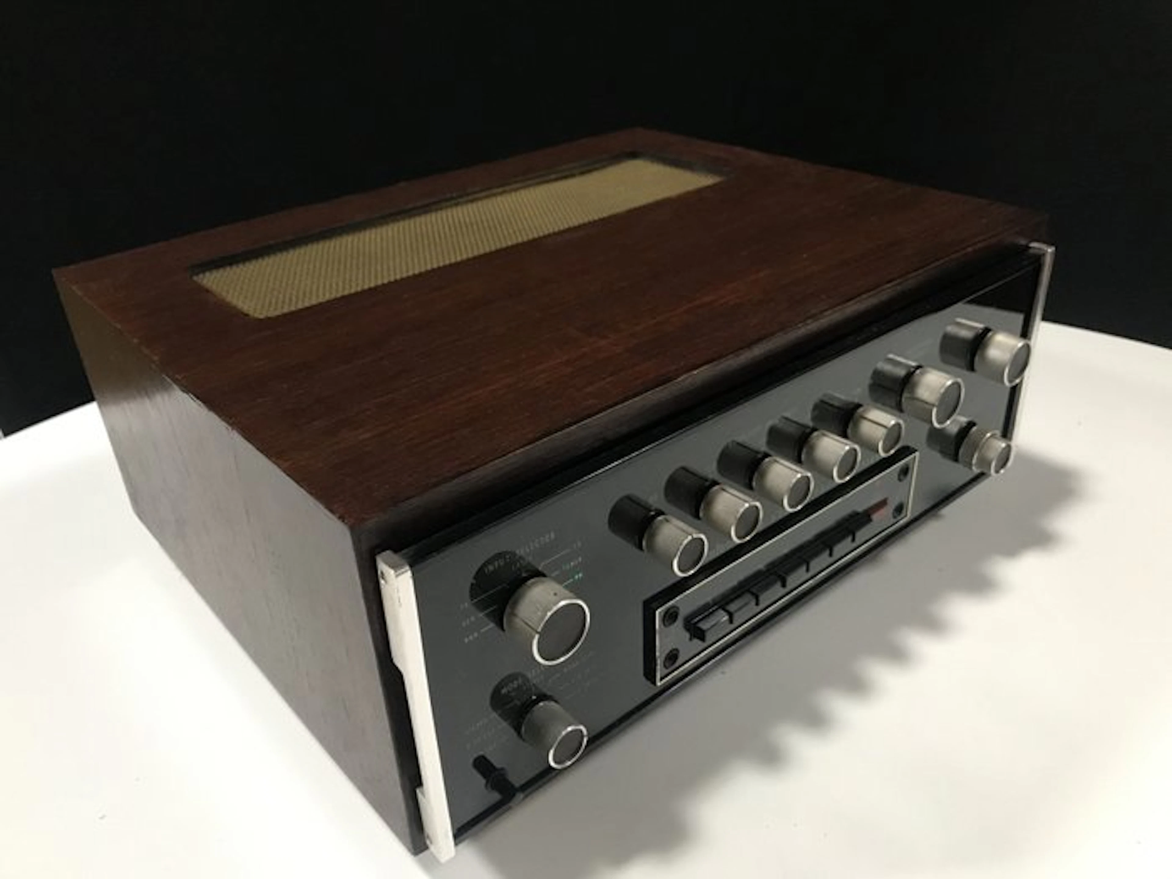 McIntosh - C30 Preamplifier