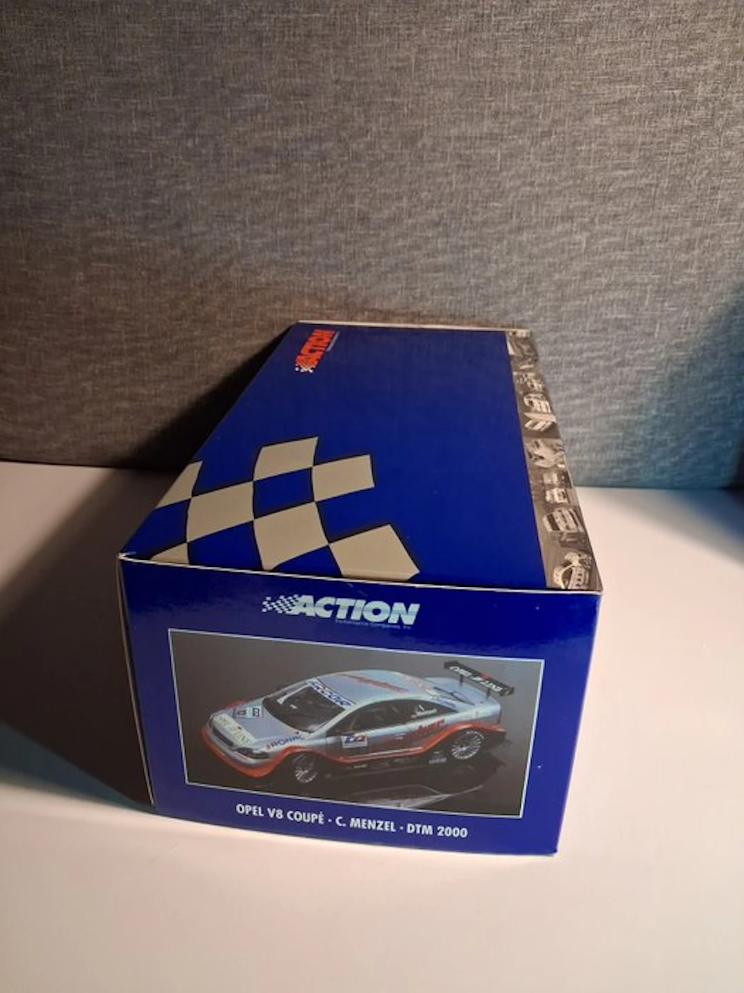 Action 1:18 - Model car - Opel V8 Coupé - C. Menzel - DTM 2000