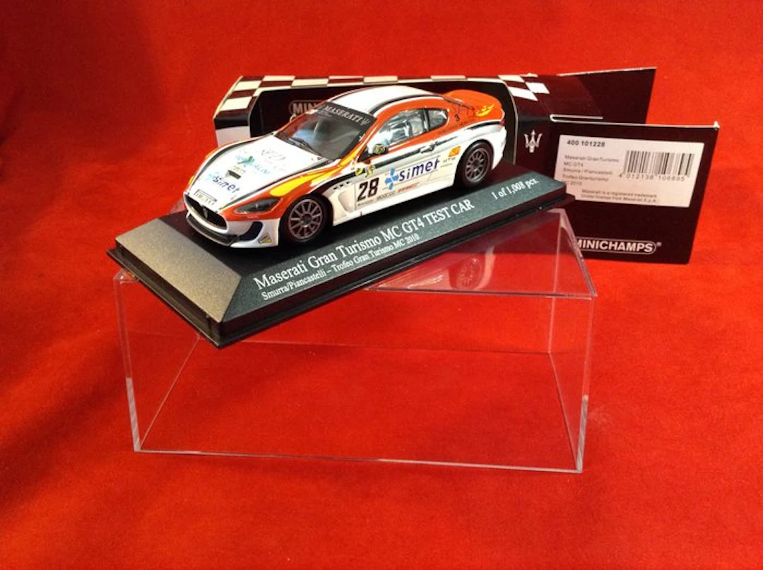 MiniChamps 1:43 - Model race car - ref