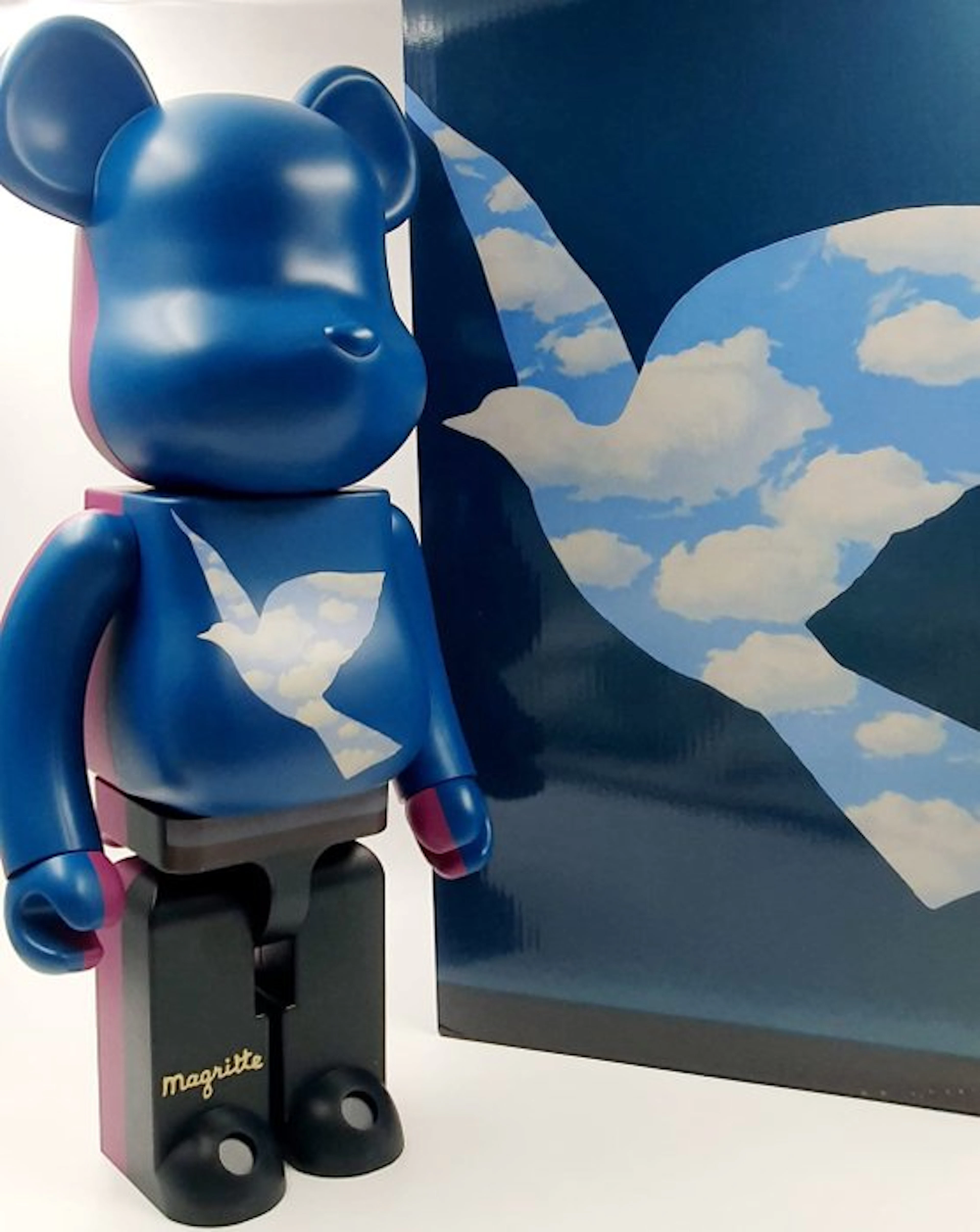 Medicom Toy x René Magrite - Be@rbrick 1000% Bearbrick...